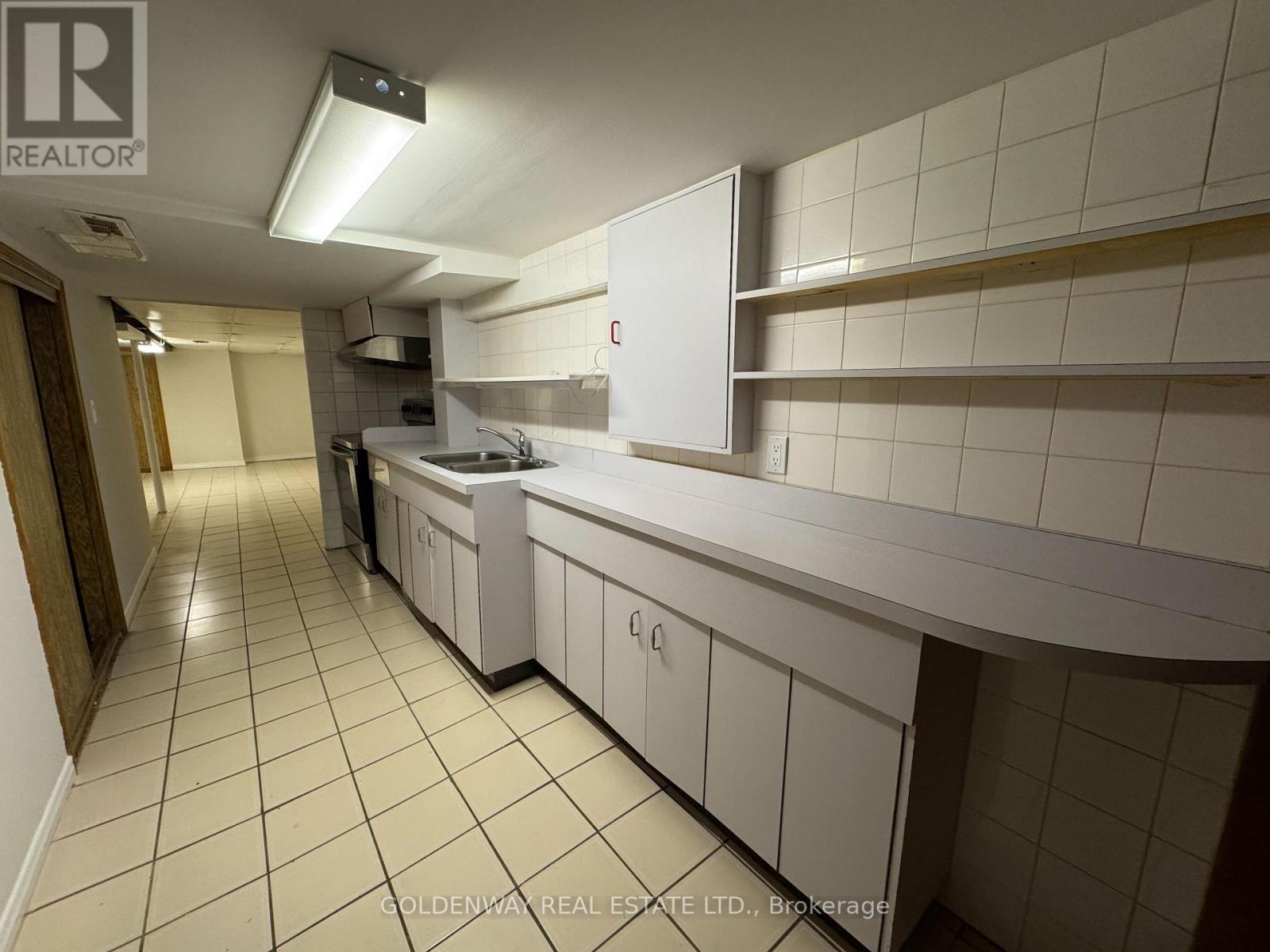 327 Springdale Boulevard, Toronto, Ontario M4C 2A3 - Photo 14 - E13731124