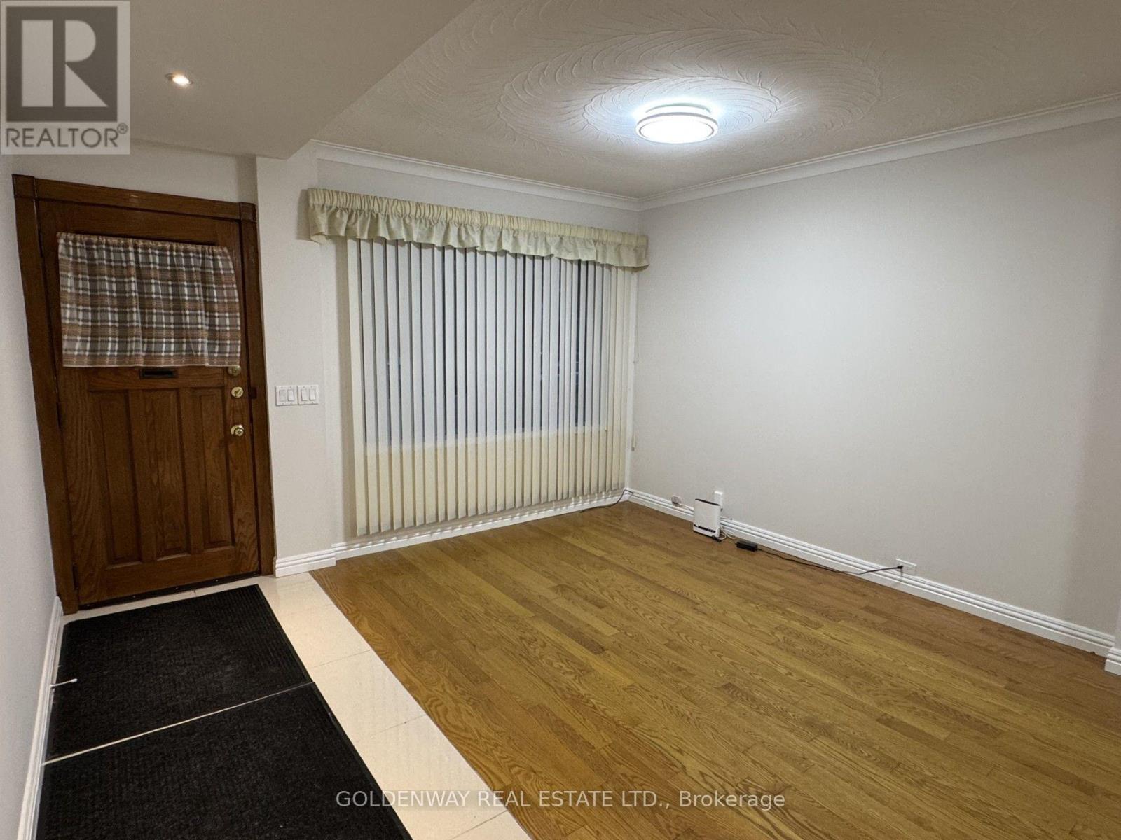 327 Springdale Boulevard, Toronto, Ontario M4C 2A3 - Photo 4 - E13731124