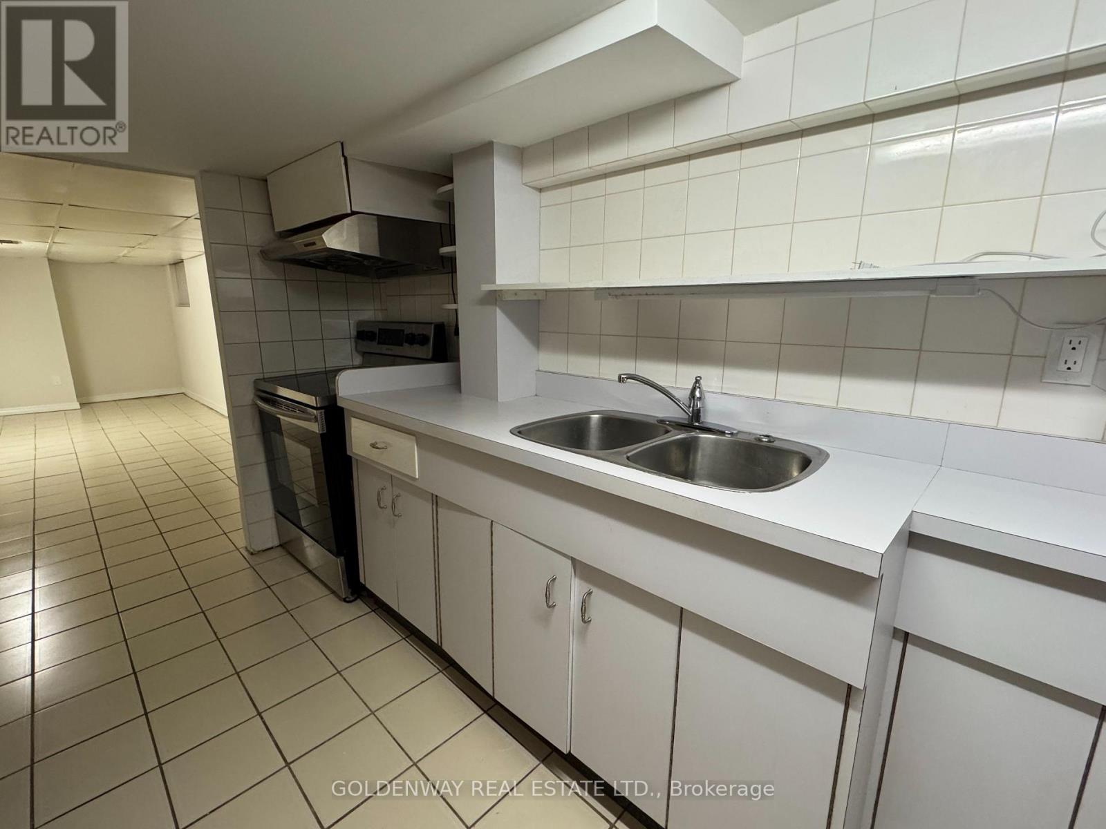 327 Springdale Boulevard, Toronto, Ontario M4C 2A3 - Photo 15 - E13731124