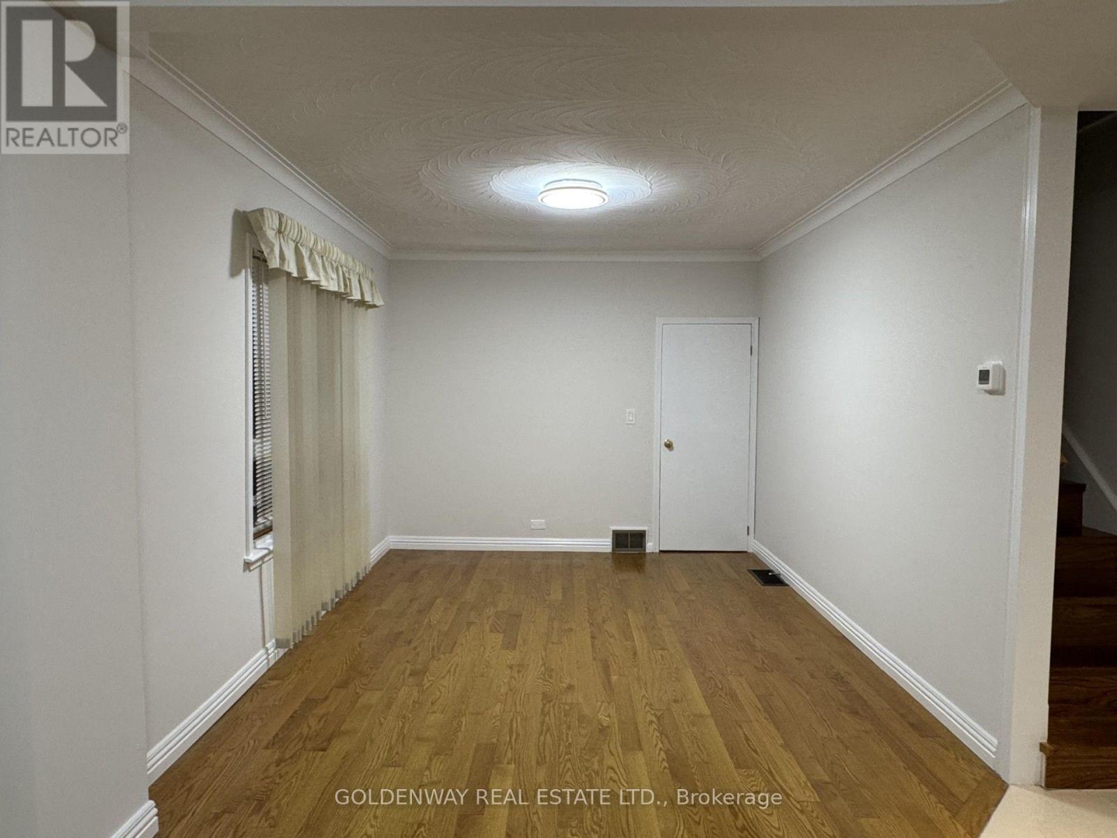 327 Springdale Boulevard, Toronto, Ontario M4C 2A3 - Photo 8 - E13731124
