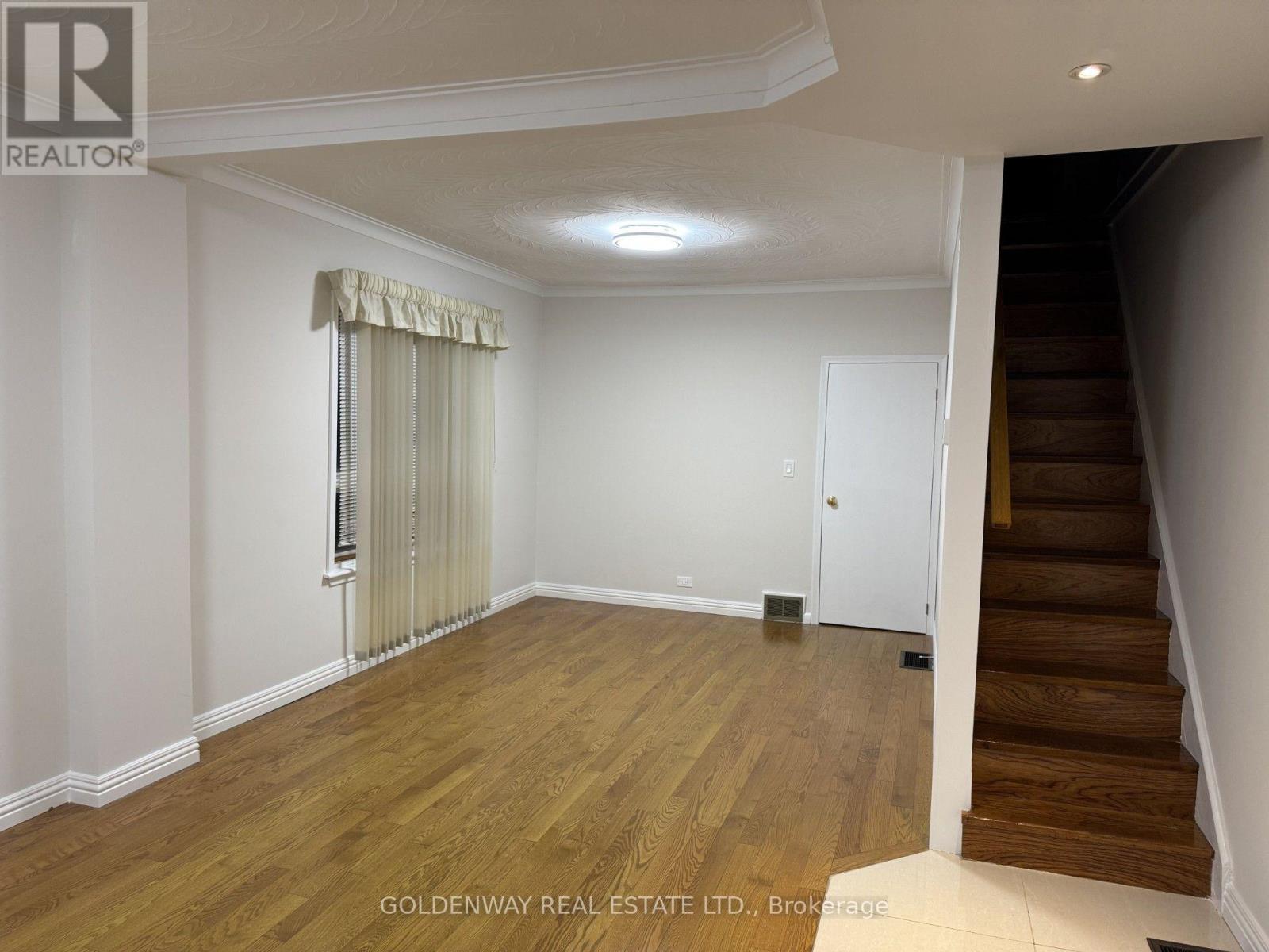 327 Springdale Boulevard, Toronto, Ontario M4C 2A3 - Photo 6 - E13731124