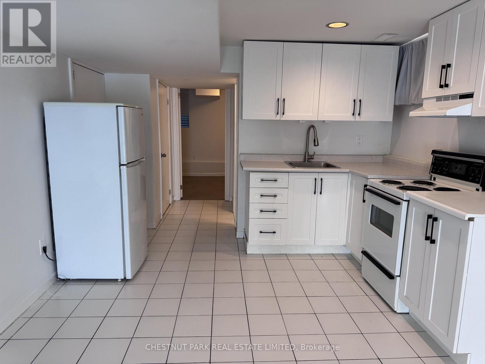 Lower - 10 Wroxeter Avenue, Toronto, Ontario M4K 1J6 - Photo 12 - E13137768