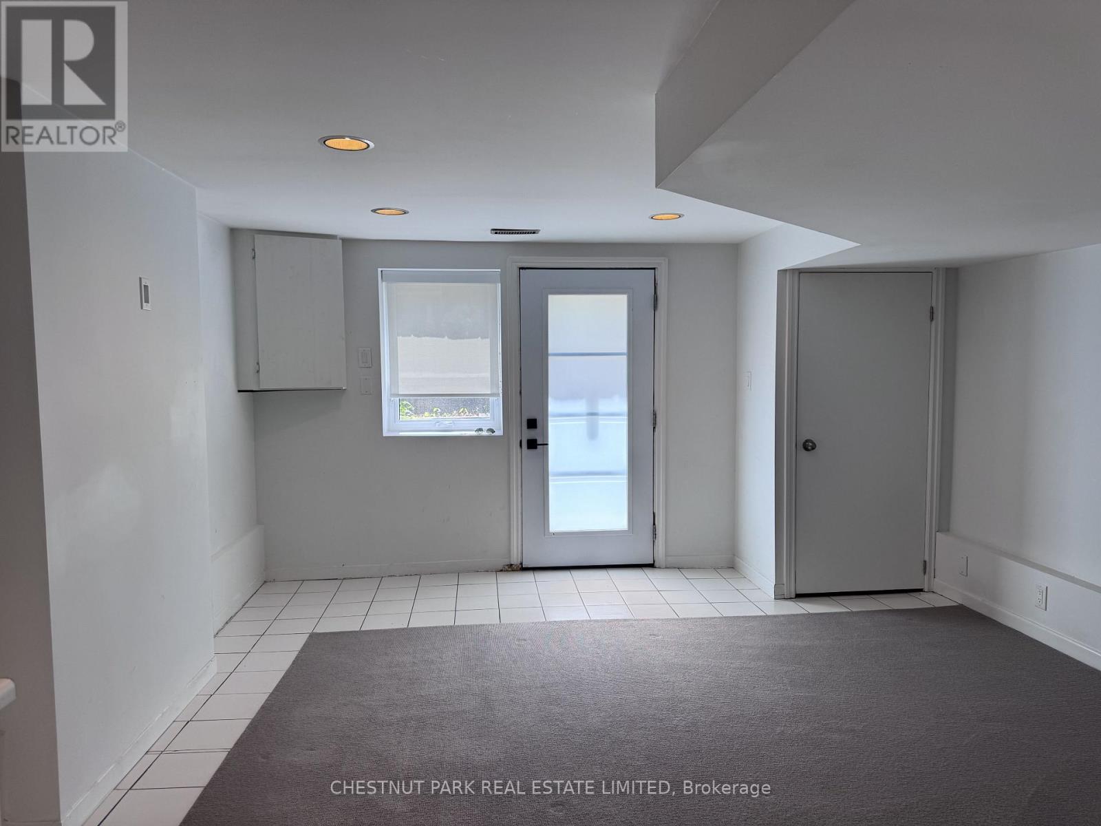 Lower - 10 Wroxeter Avenue, Toronto, Ontario M4K 1J6 - Photo 10 - E13137768