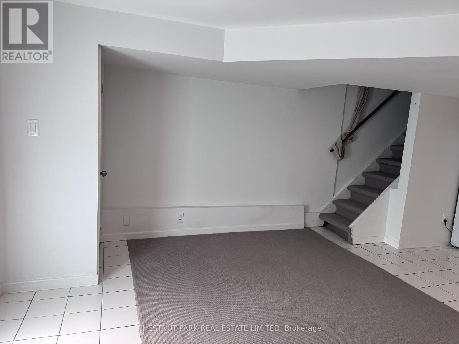 Lower - 10 Wroxeter Avenue, Toronto, Ontario M4K 1J6 - Photo 8 - E13137768