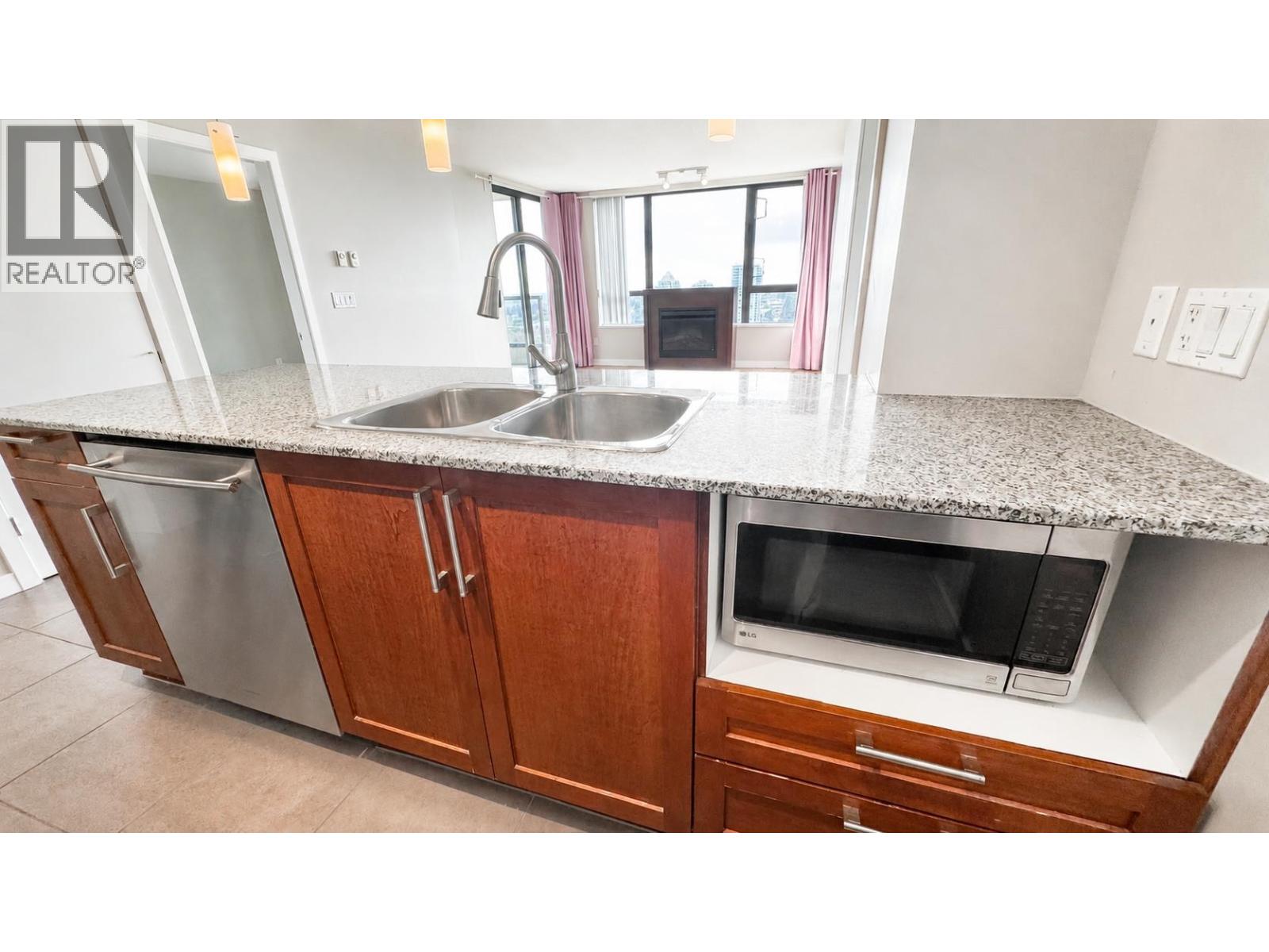24xx 7088 Salisbury Avenue, Burnaby, British Columbia  V5E 0A4 - Photo 5 - R3160732