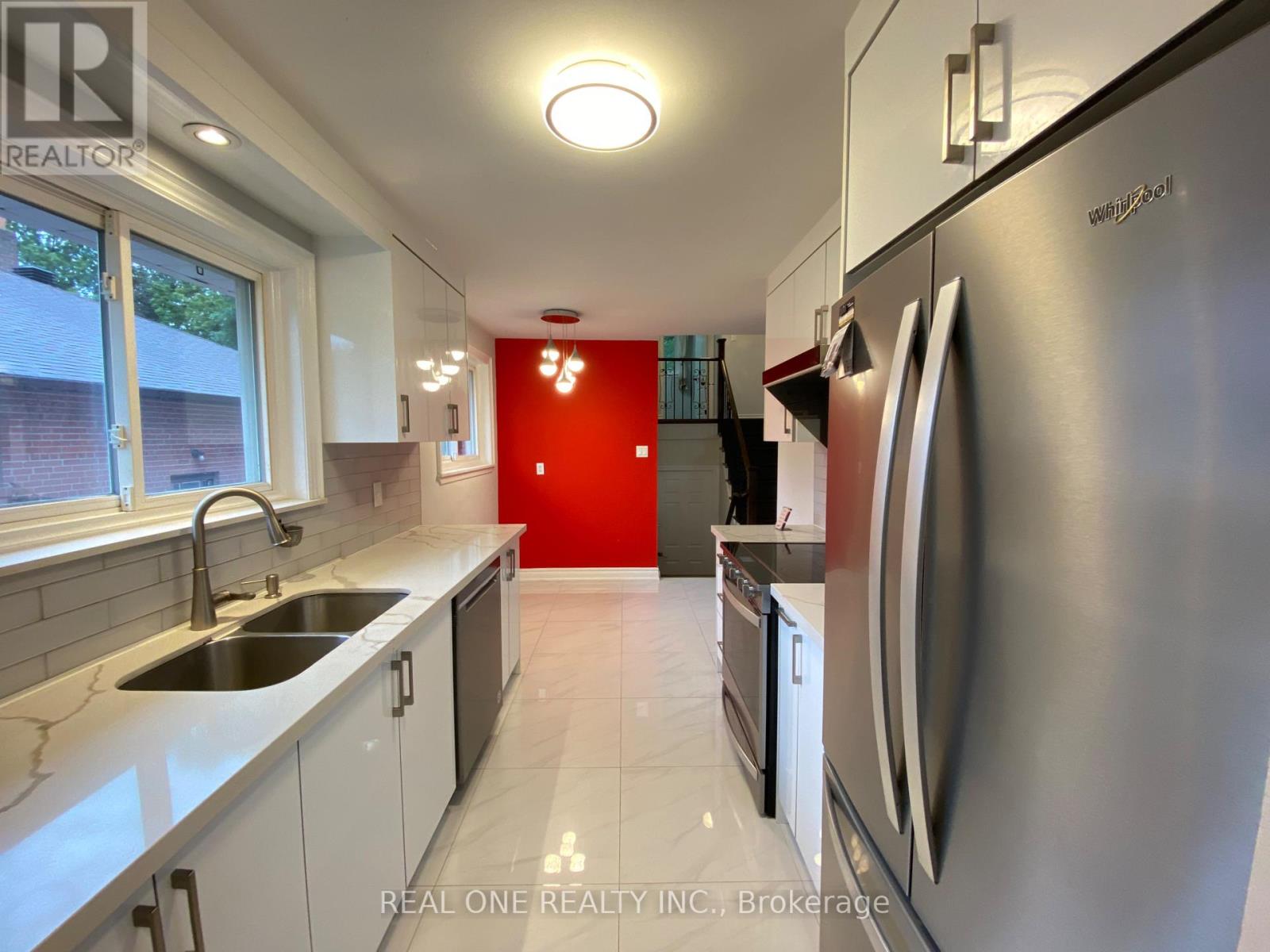 2 Bedrooms - 63 Sundial Crescent, Toronto, Ontario  M4A 2J7 - Photo 3 - C13738702