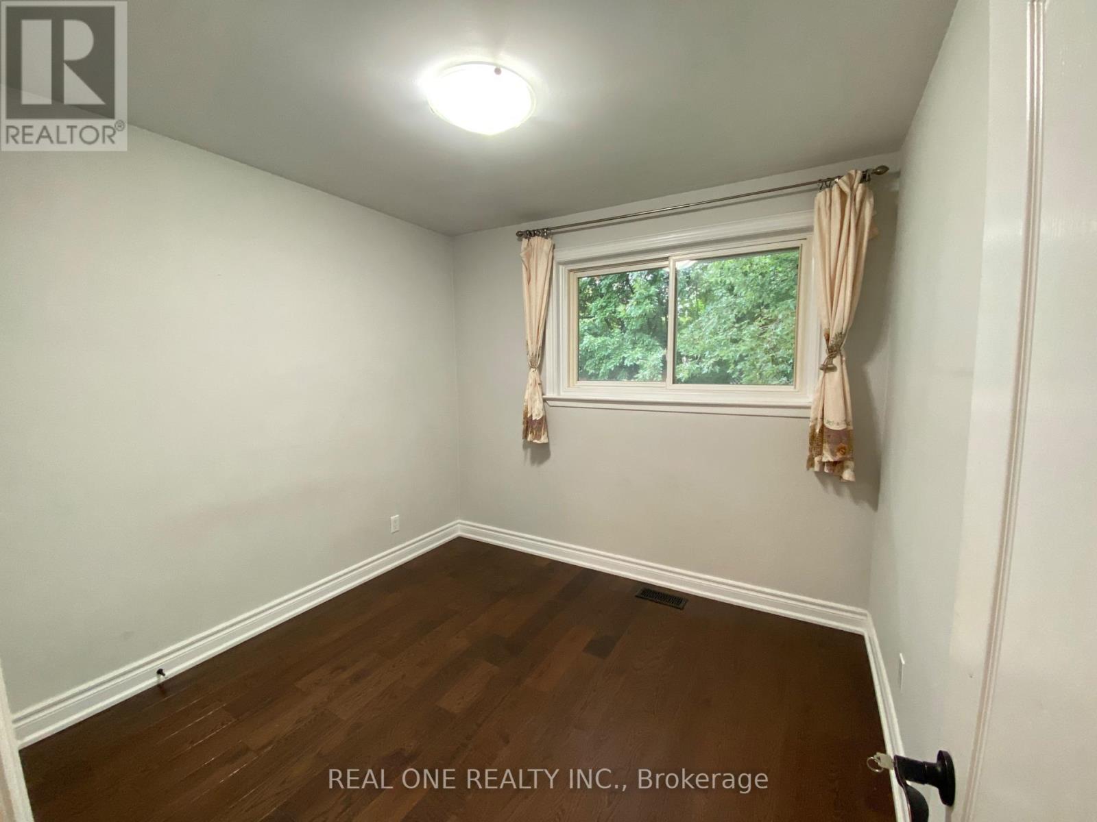2 Bedrooms - 63 Sundial Crescent, Toronto, Ontario  M4A 2J7 - Photo 9 - C13738702