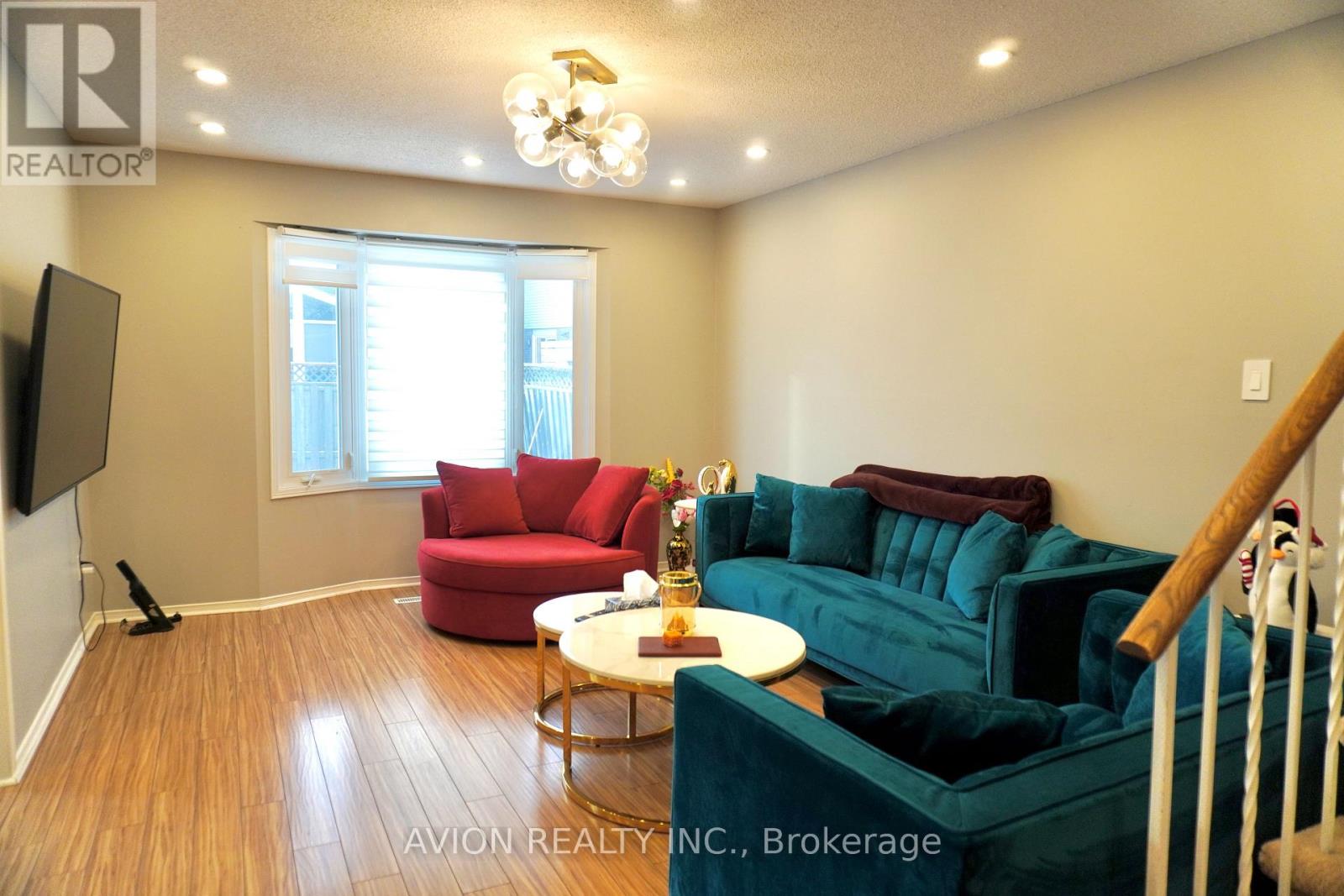 70 Barnes Drive, Ajax, Ontario  L1S 5G5 - Photo 9 - E13738684