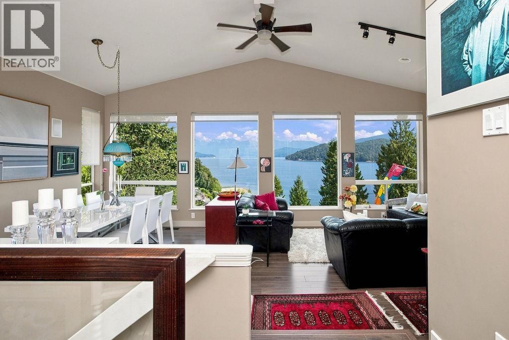 491 Woodland Avenue, Gibsons, British Columbia  V0N 1V1 - Photo 11 - R3160978