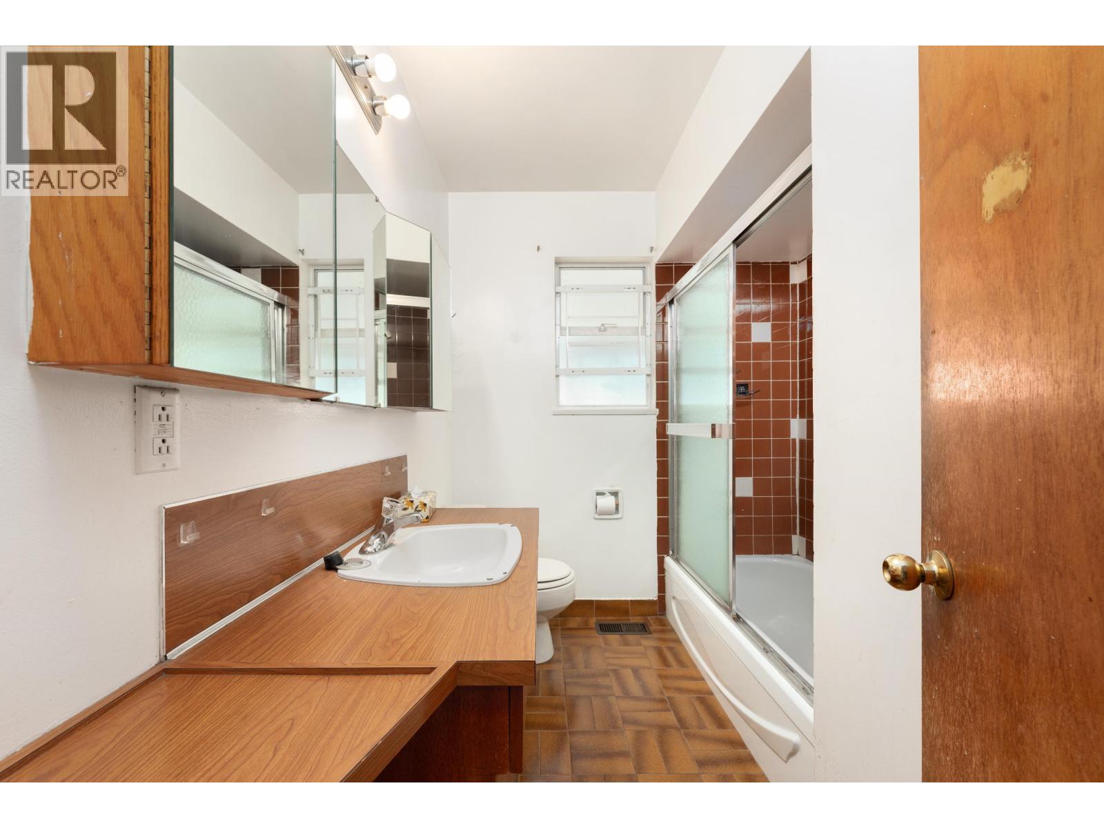 4561 Manor Street, Vancouver, British Columbia  V5R 3X4 - Photo 13 - R3161004