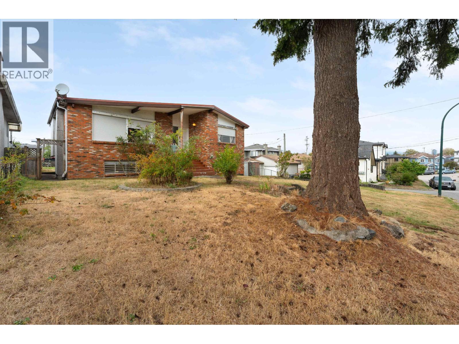 4561 Manor Street, Vancouver, British Columbia  V5R 3X4 - Photo 2 - R3161004