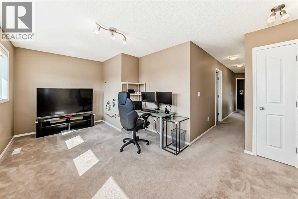 73 Royal Birch Way NW, Calgary, Alberta  T3G 5X8 - Photo 19 - A2342229