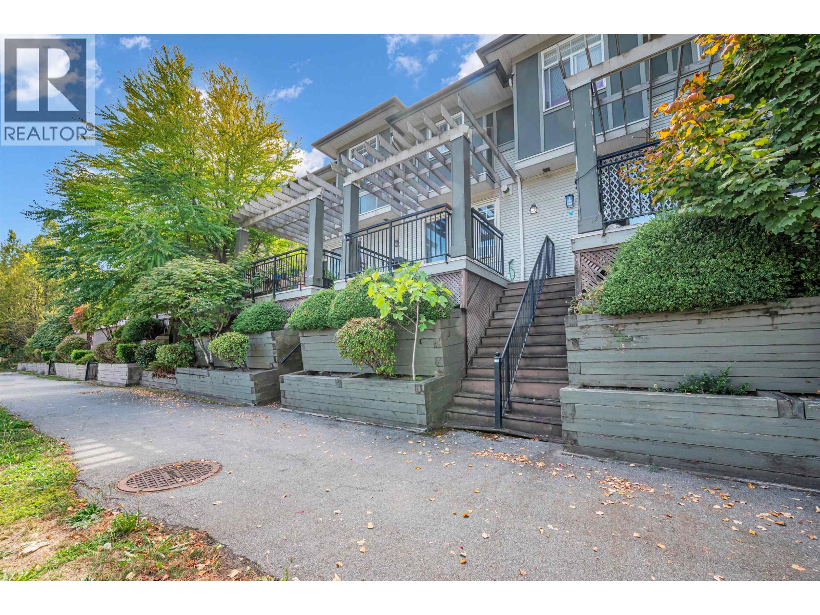6 1010 Ewen Avenue, New Westminster, British Columbia  V3M 5C9 - Photo 3 - R3160977