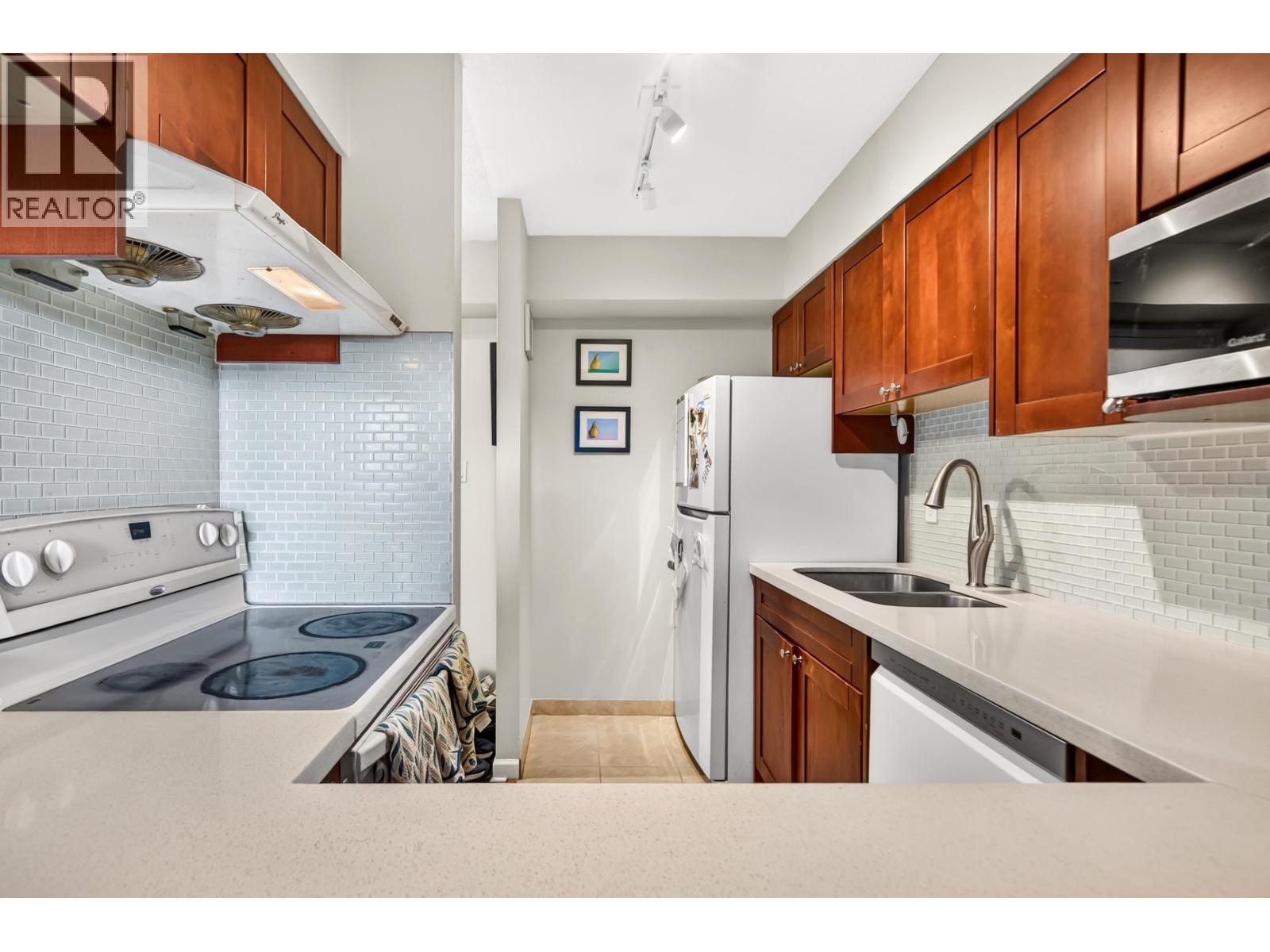 1601 3771 Bartlett Court, Burnaby, British Columbia  V3J 7G8 - Photo 10 - R3160969