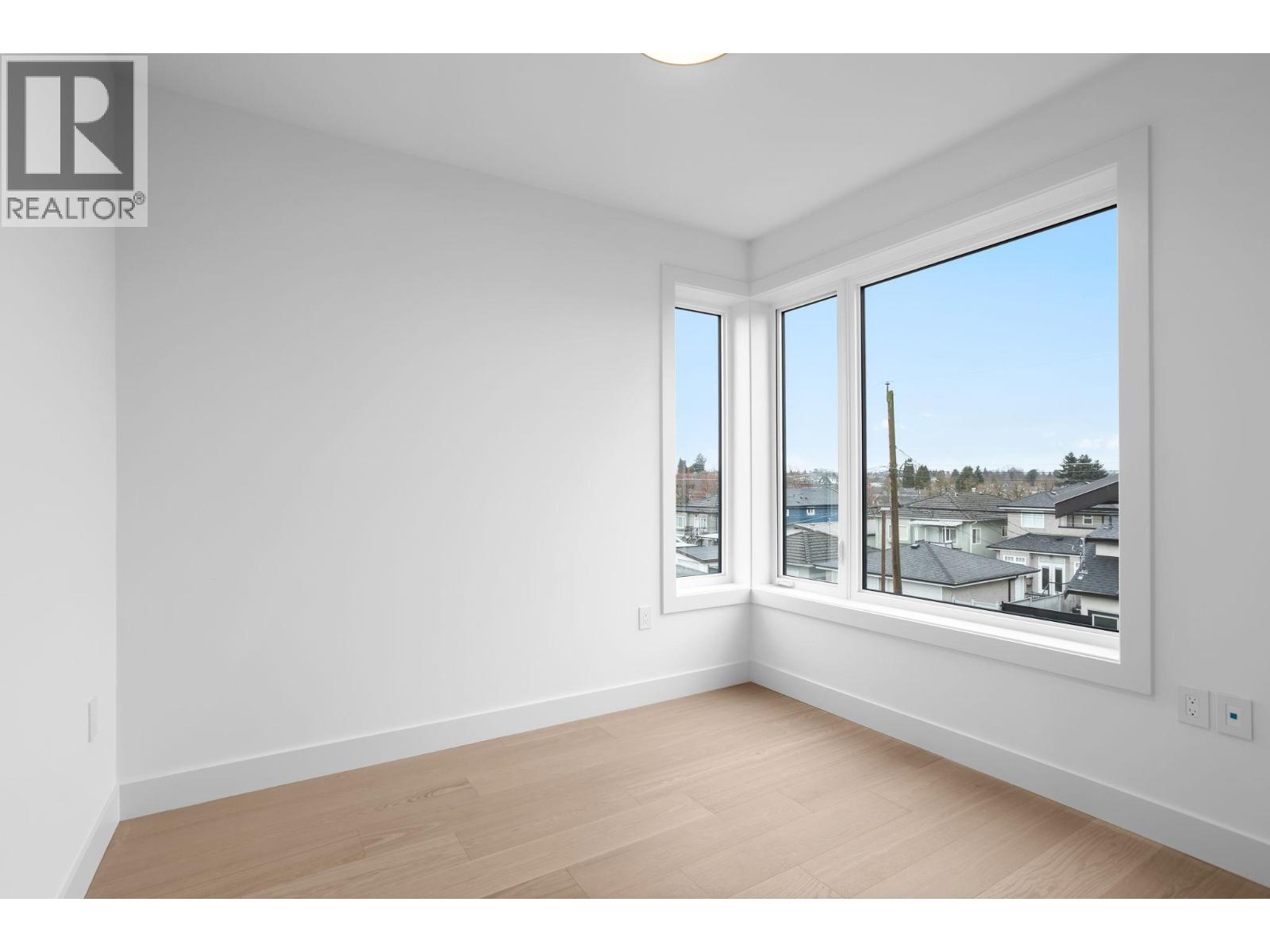 2 3275 Graveley Street, Vancouver, British Columbia  V5K 3K8 - Photo 11 - R3151089