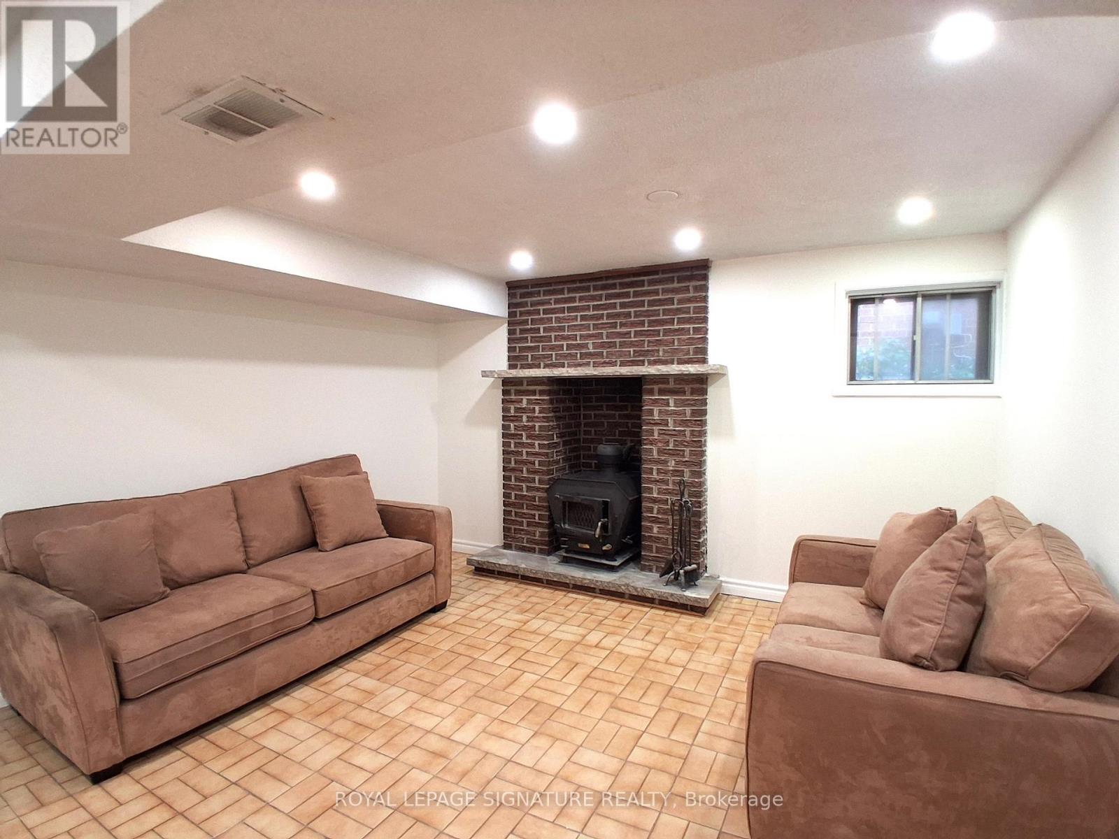 Lower Bsmt - 4170 Sunset Valley Court, Mississauga, Ontario L4W 3L5 - Photo 6 - W13713768