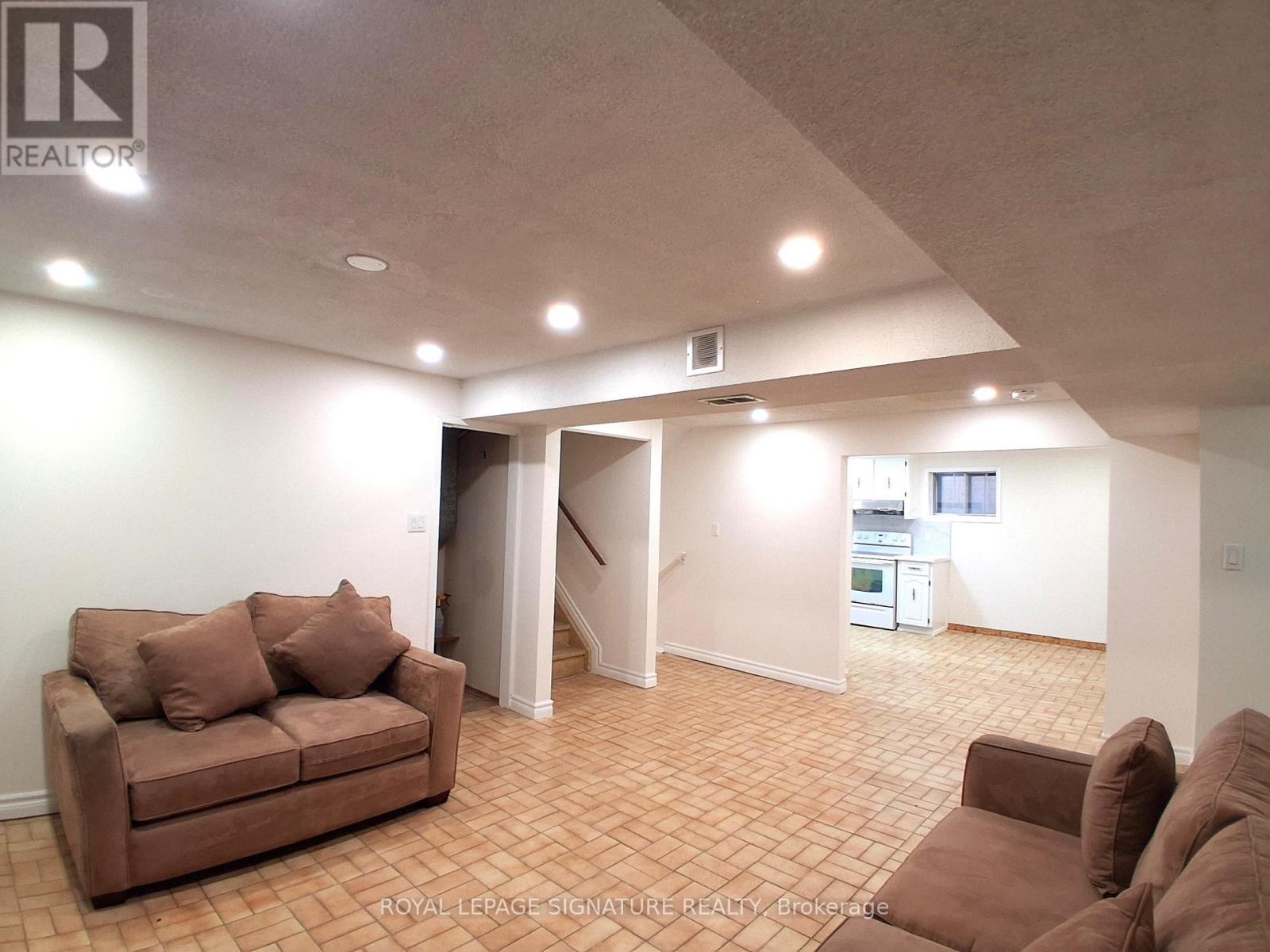 Lower Bsmt - 4170 Sunset Valley Court, Mississauga, Ontario L4W 3L5 - Photo 5 - W13713768