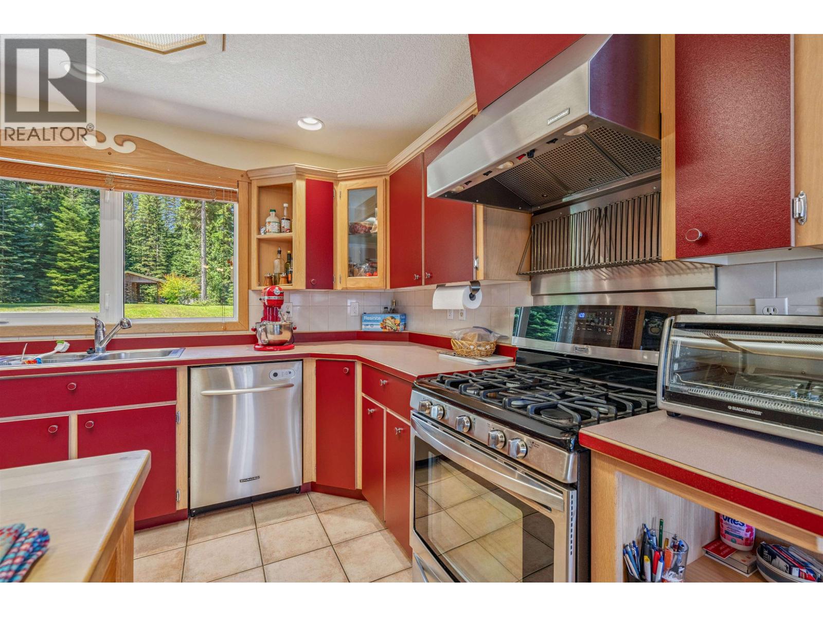 4490 Bowron Lake Road, Wells, British Columbia  V0K 2R0 - Photo 13 - R3160674