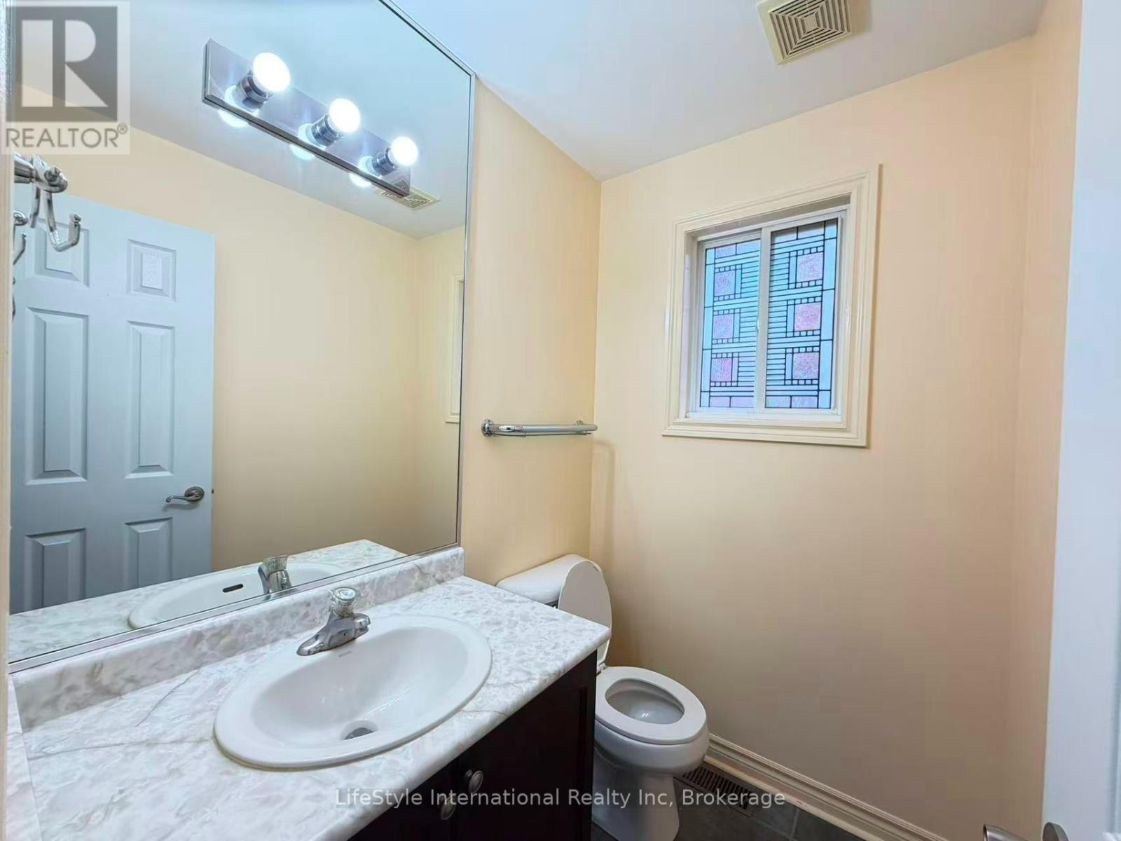 Main Unit - 16 Lynch Circle, Guelph, Ontario  N1L 1R5 - Photo 16 - X13737694