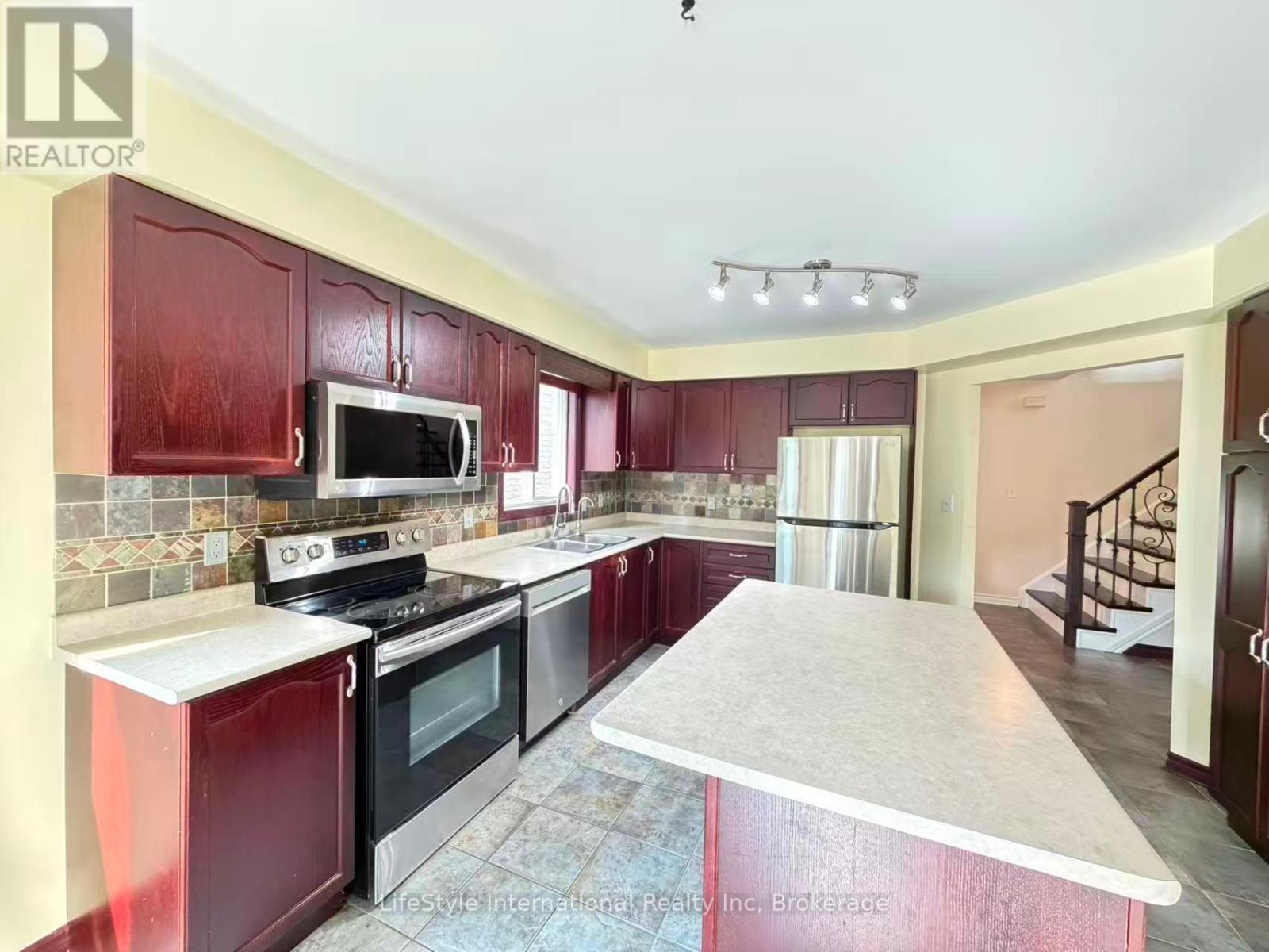 Main Unit - 16 Lynch Circle, Guelph, Ontario  N1L 1R5 - Photo 11 - X13737694