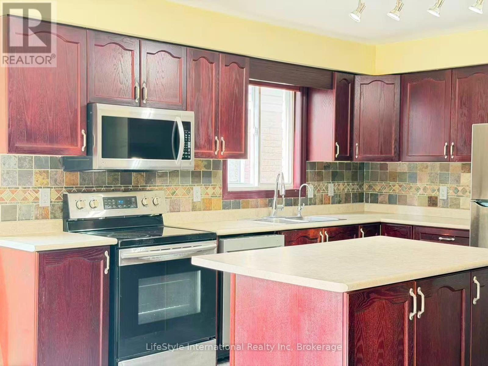 Main Unit - 16 Lynch Circle, Guelph, Ontario  N1L 1R5 - Photo 12 - X13737694