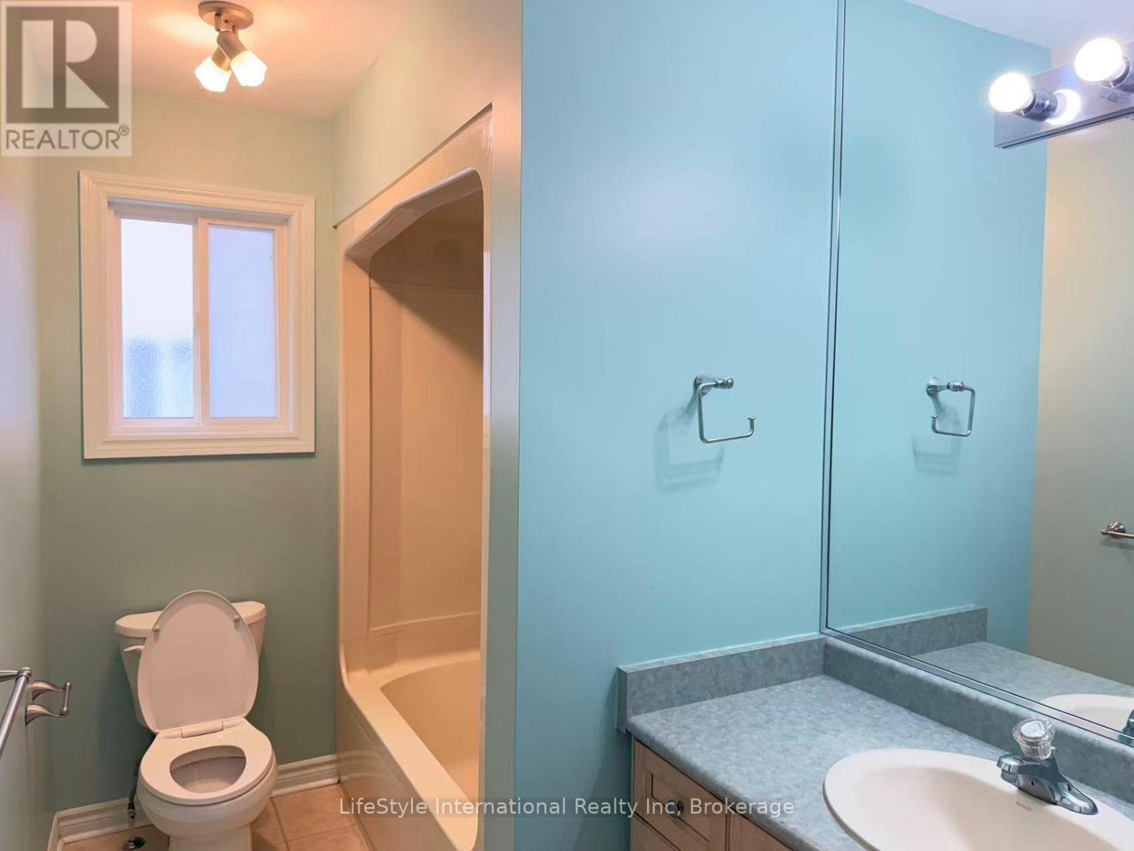 Main Unit - 16 Lynch Circle, Guelph, Ontario  N1L 1R5 - Photo 30 - X13737694