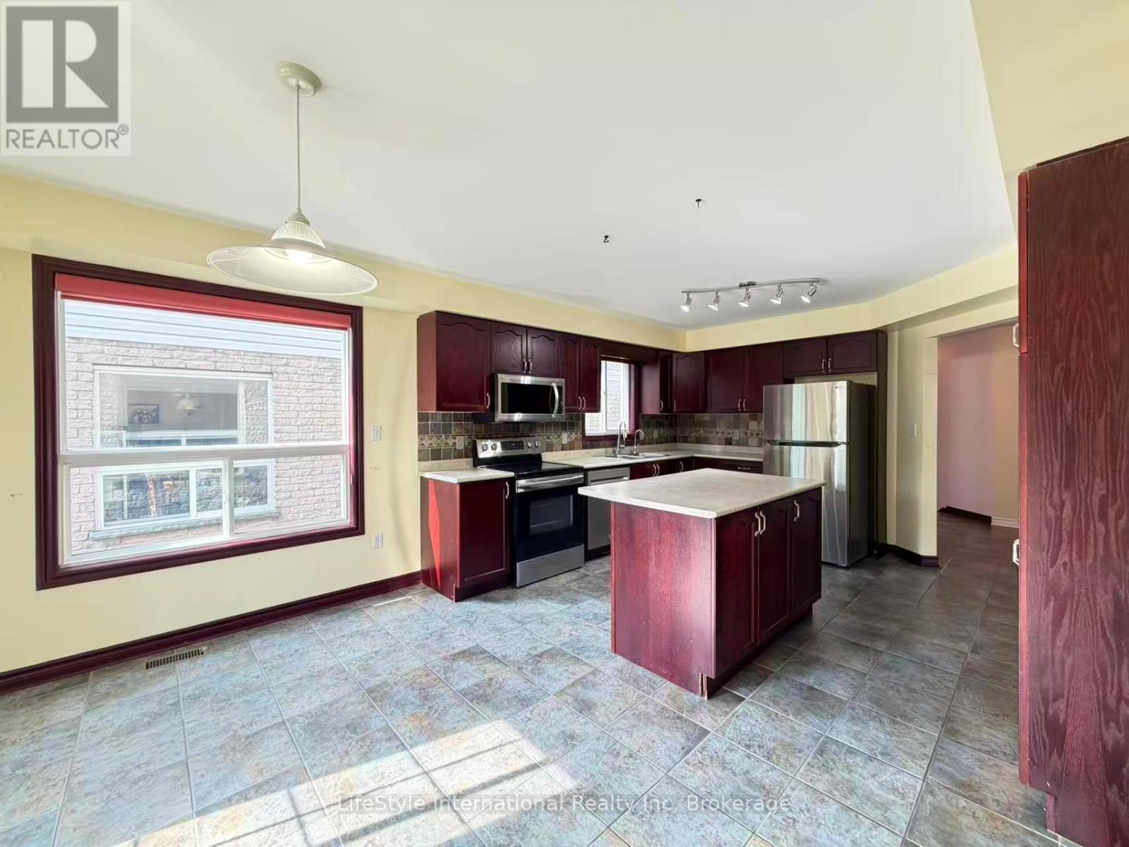 Main Unit - 16 Lynch Circle, Guelph, Ontario  N1L 1R5 - Photo 9 - X13737694