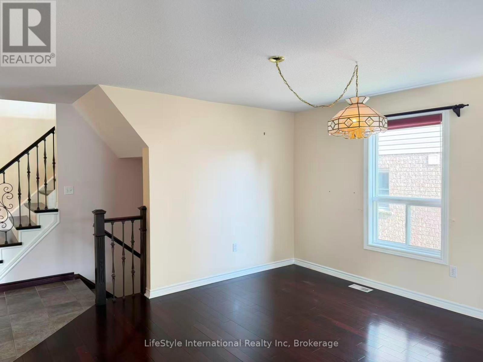 Main Unit - 16 Lynch Circle, Guelph, Ontario  N1L 1R5 - Photo 8 - X13737694