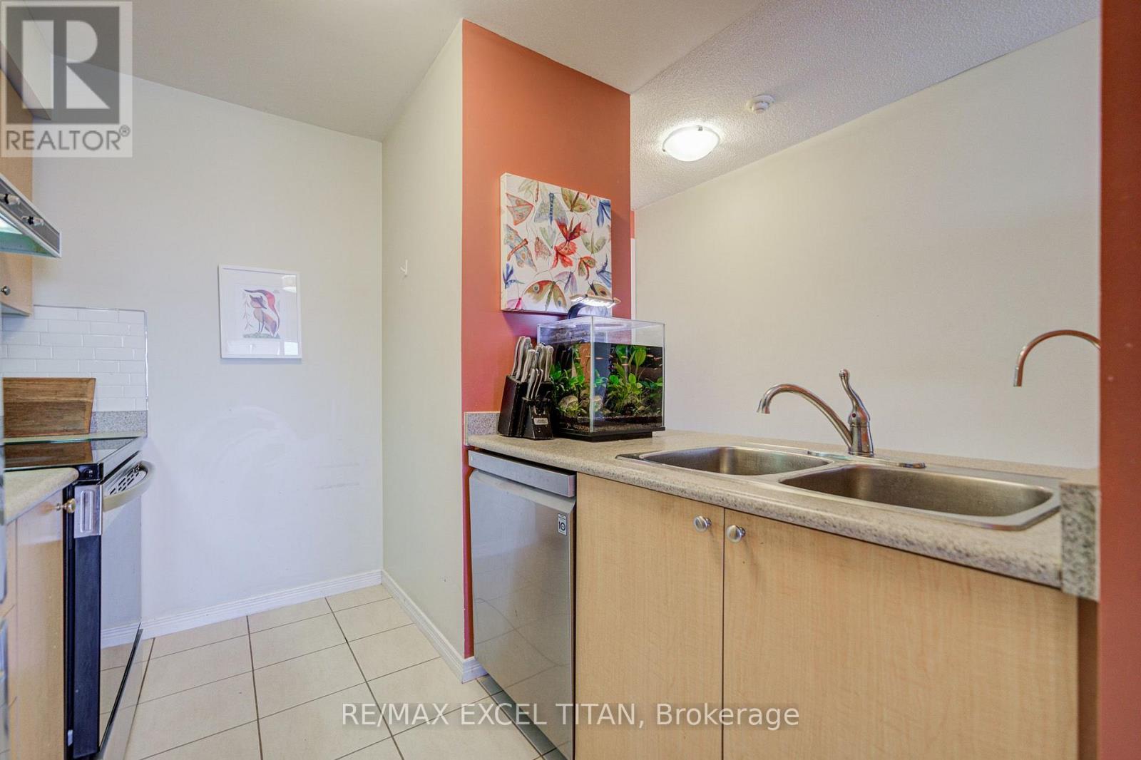 1132 - 60 Heintzman Street, Toronto, Ontario  M6P 5A1 - Photo 8 - W13738158