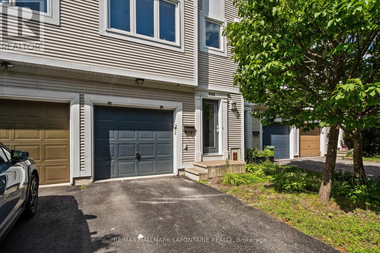 556 Burleigh Private, Ottawa, Ontario