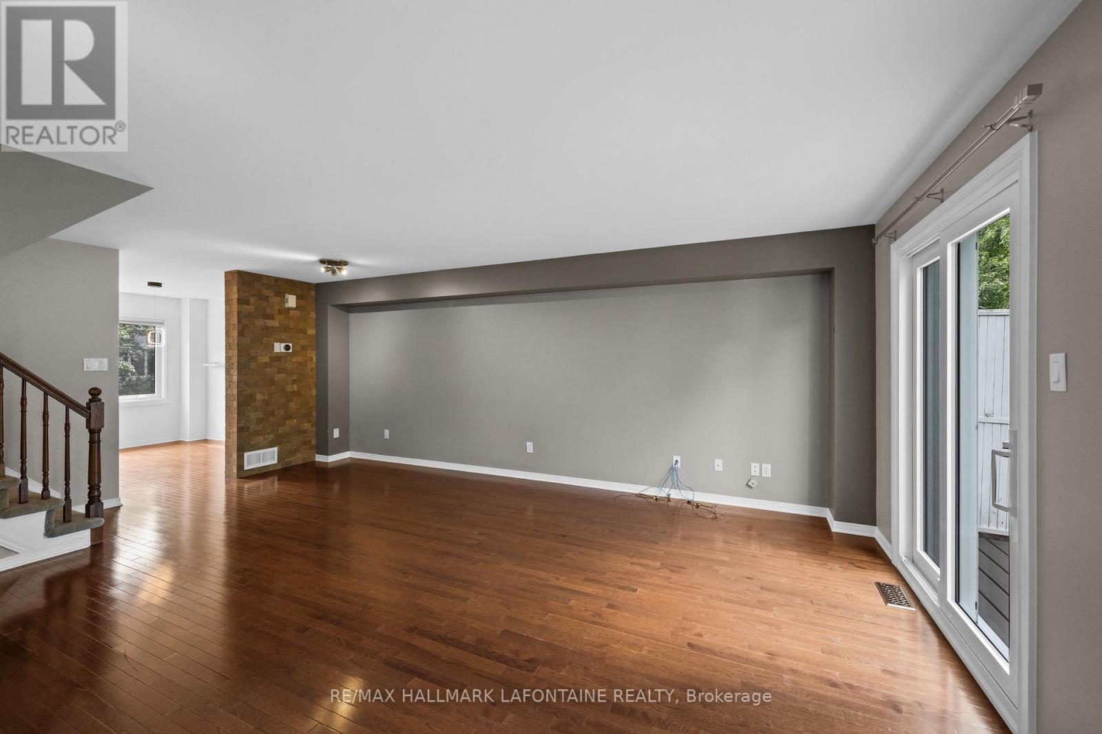 556 Burleigh Private, Ottawa, Ontario  K1J 1J9 - Photo 12 - X13703244