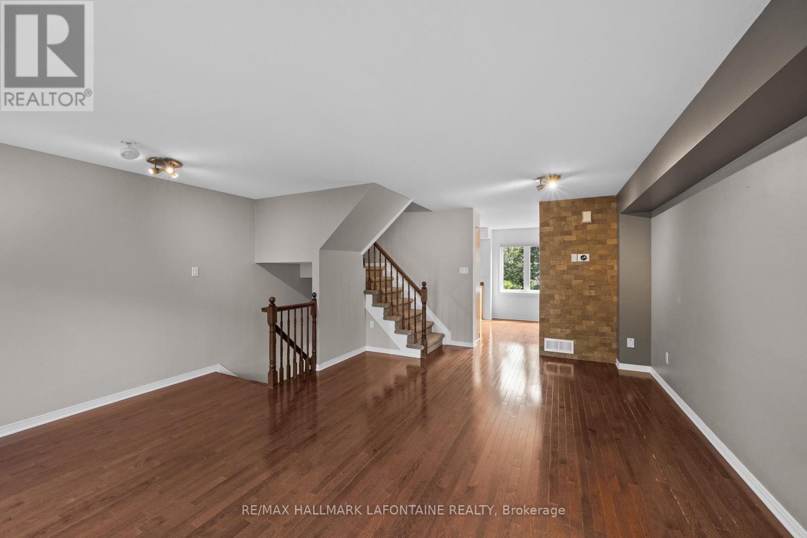 556 Burleigh Private, Ottawa, Ontario  K1J 1J9 - Photo 15 - X13703244