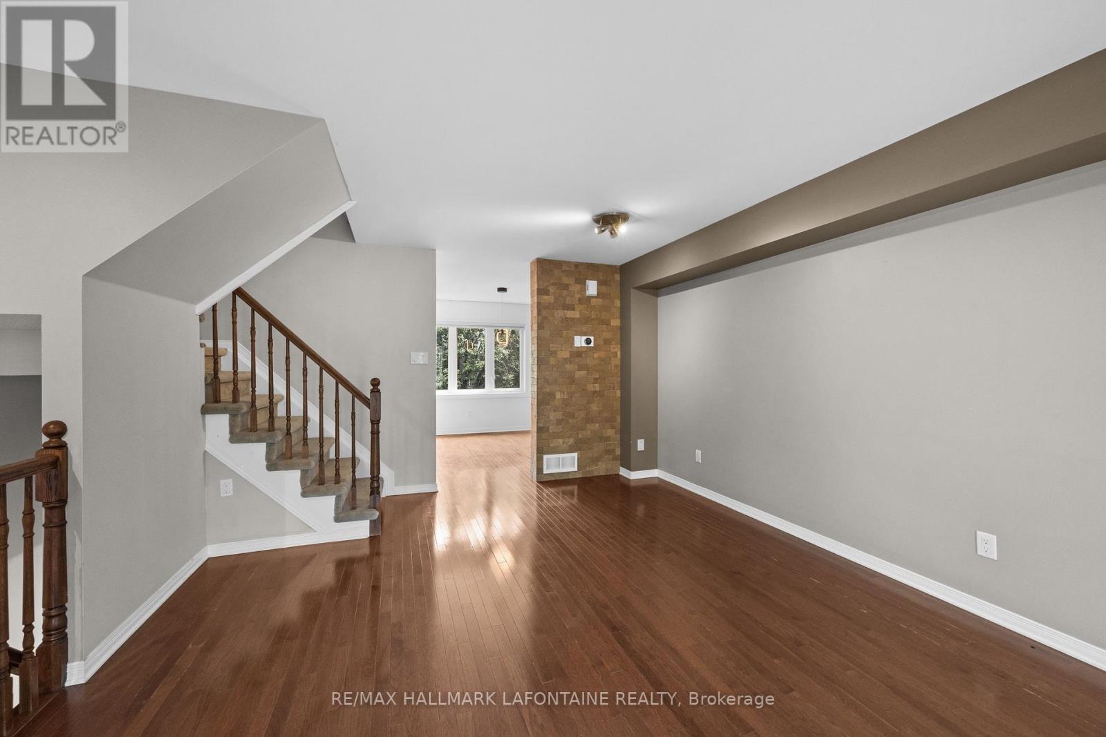 556 Burleigh Private, Ottawa, Ontario  K1J 1J9 - Photo 16 - X13703244