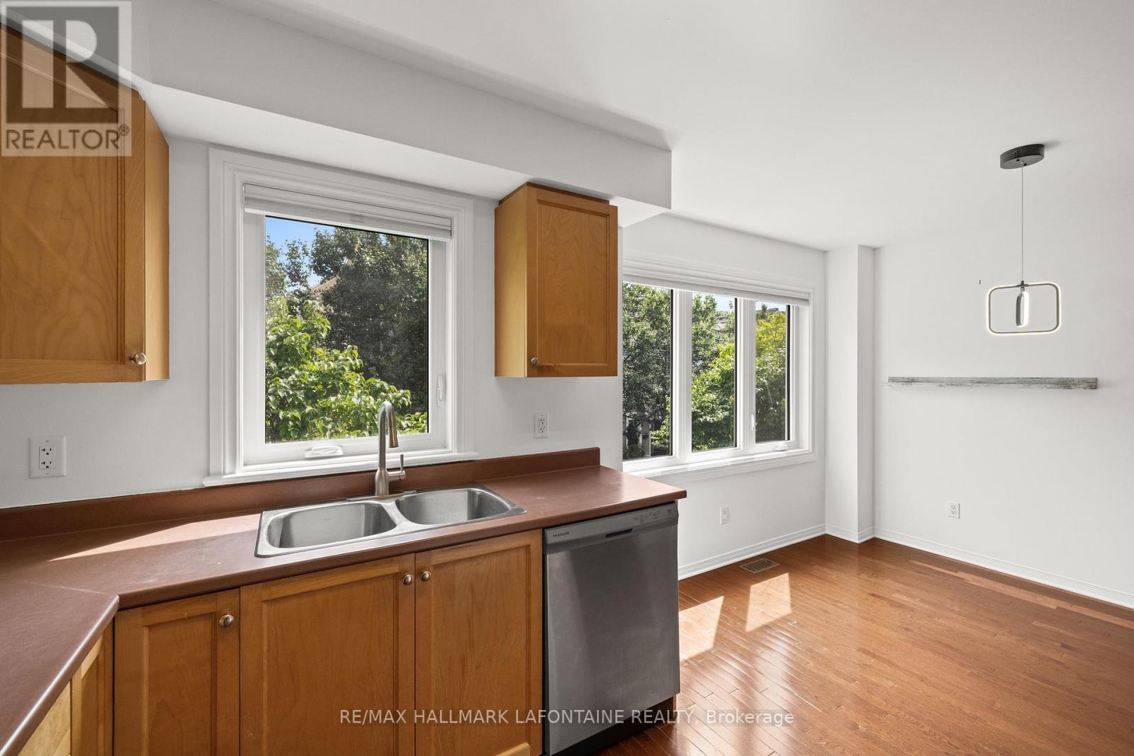 556 Burleigh Private, Ottawa, Ontario  K1J 1J9 - Photo 24 - X13703244