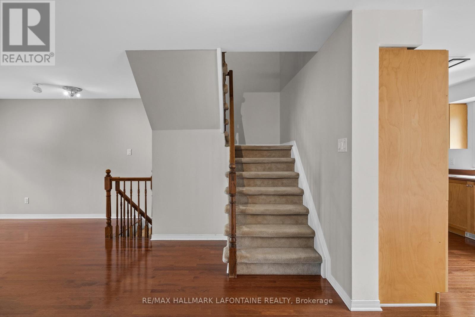 556 Burleigh Private, Ottawa, Ontario  K1J 1J9 - Photo 25 - X13703244