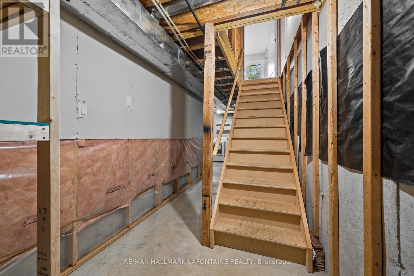 556 Burleigh Private, Ottawa, Ontario  K1J 1J9 - Photo 36 - X13703244