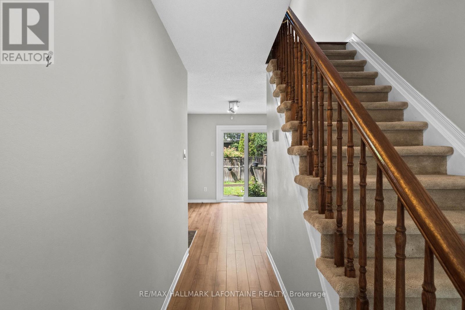 556 Burleigh Private, Ottawa, Ontario K1J 1J9 - Photo 4 - X13703244