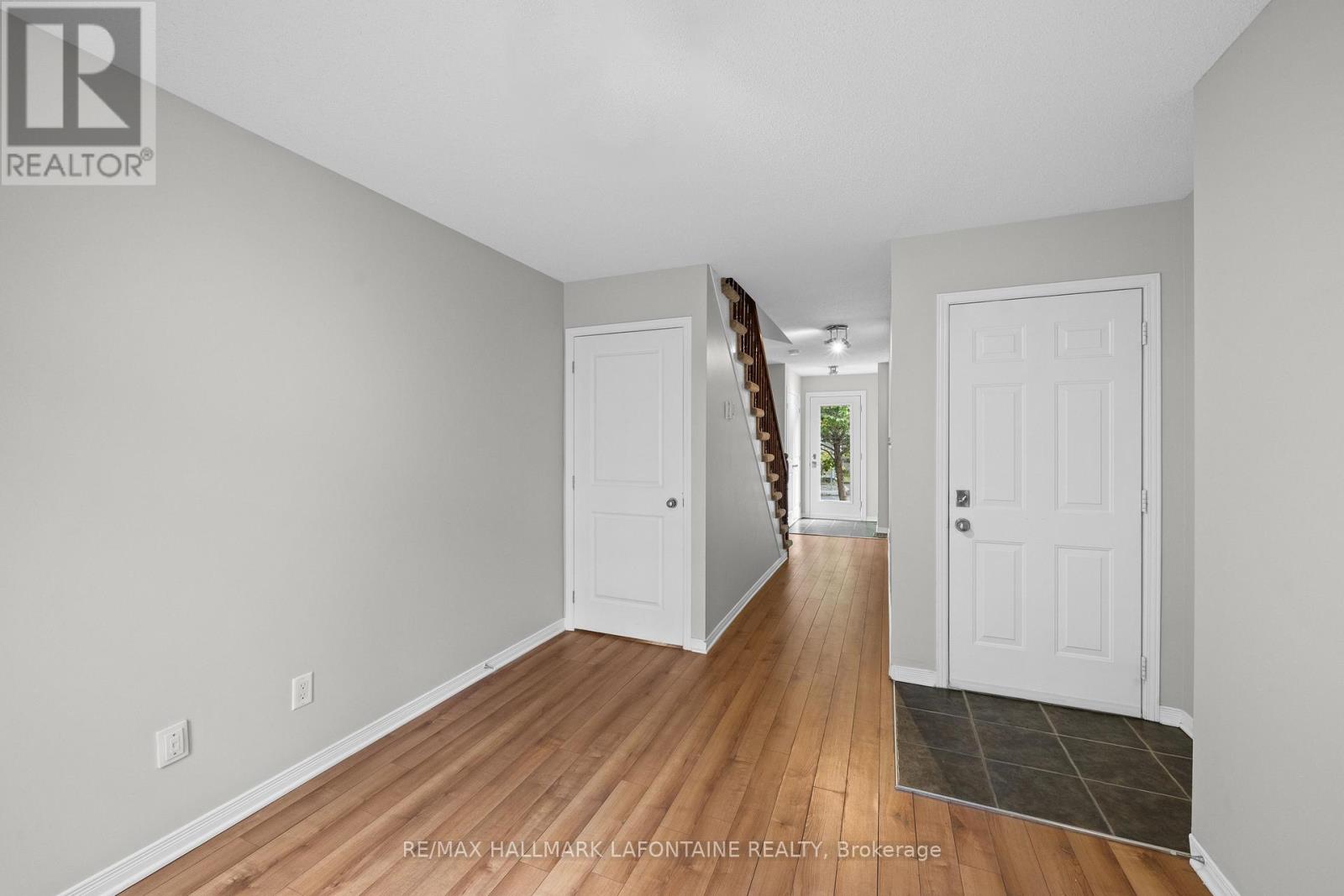 556 Burleigh Private, Ottawa, Ontario K1J 1J9 - Photo 7 - X13703244