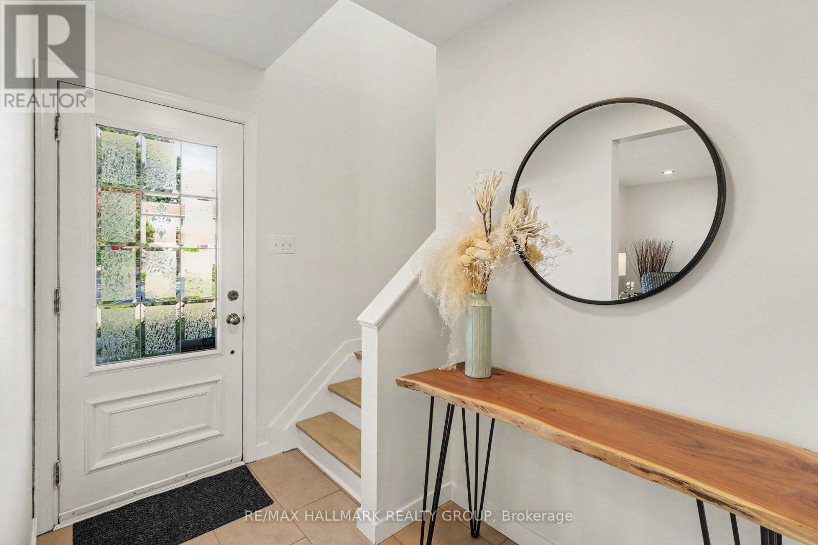 60 Woodburn Drive, Ottawa, Ontario K1B 3A7 - Photo 4 - X13738804
