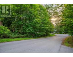 8 DAVIDSON DRIVE, Ottawa, Ontario