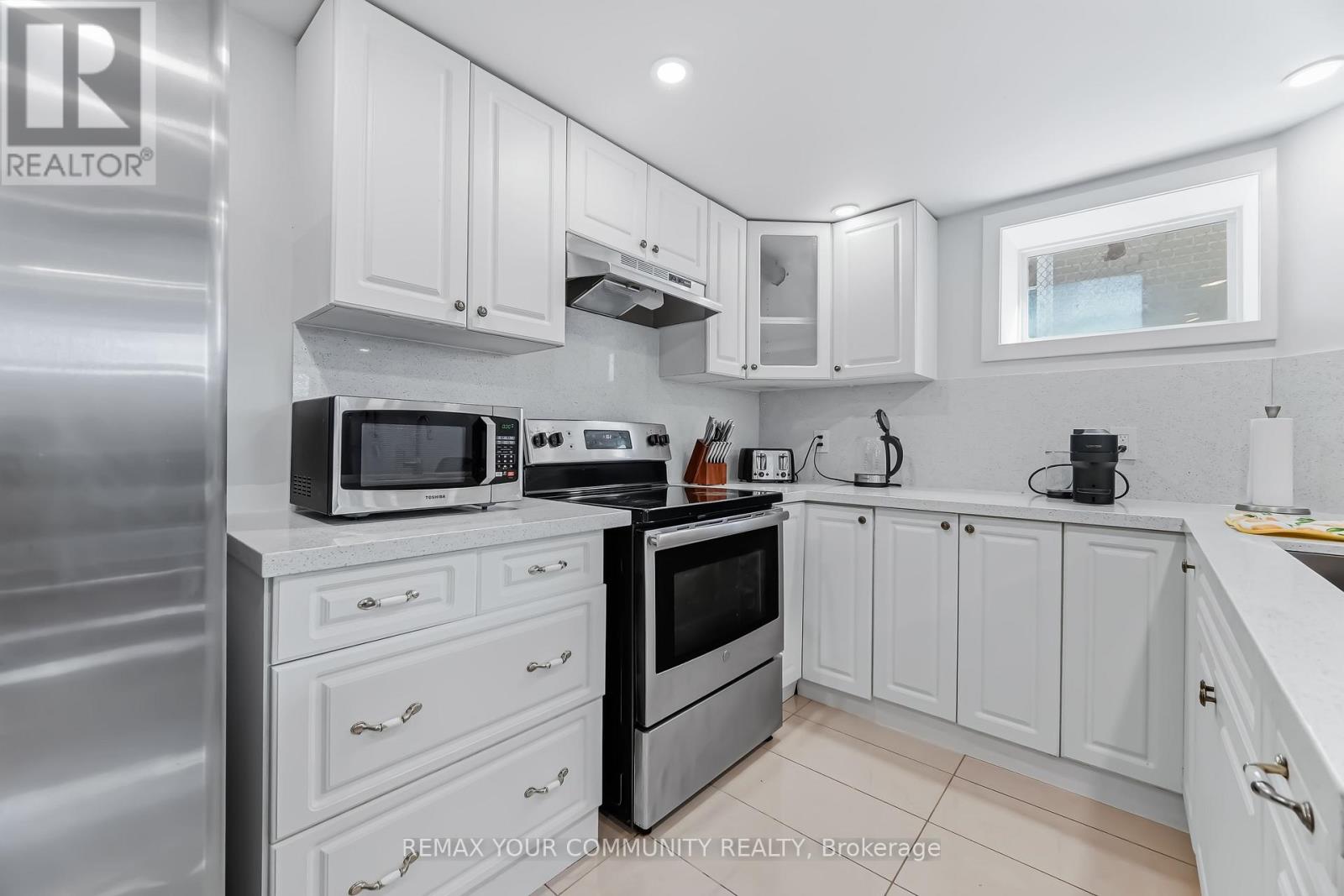 Lower - 200 Goulding Avenue N, Toronto, Ontario  M2R 2P4 - Photo 5 - C13738924