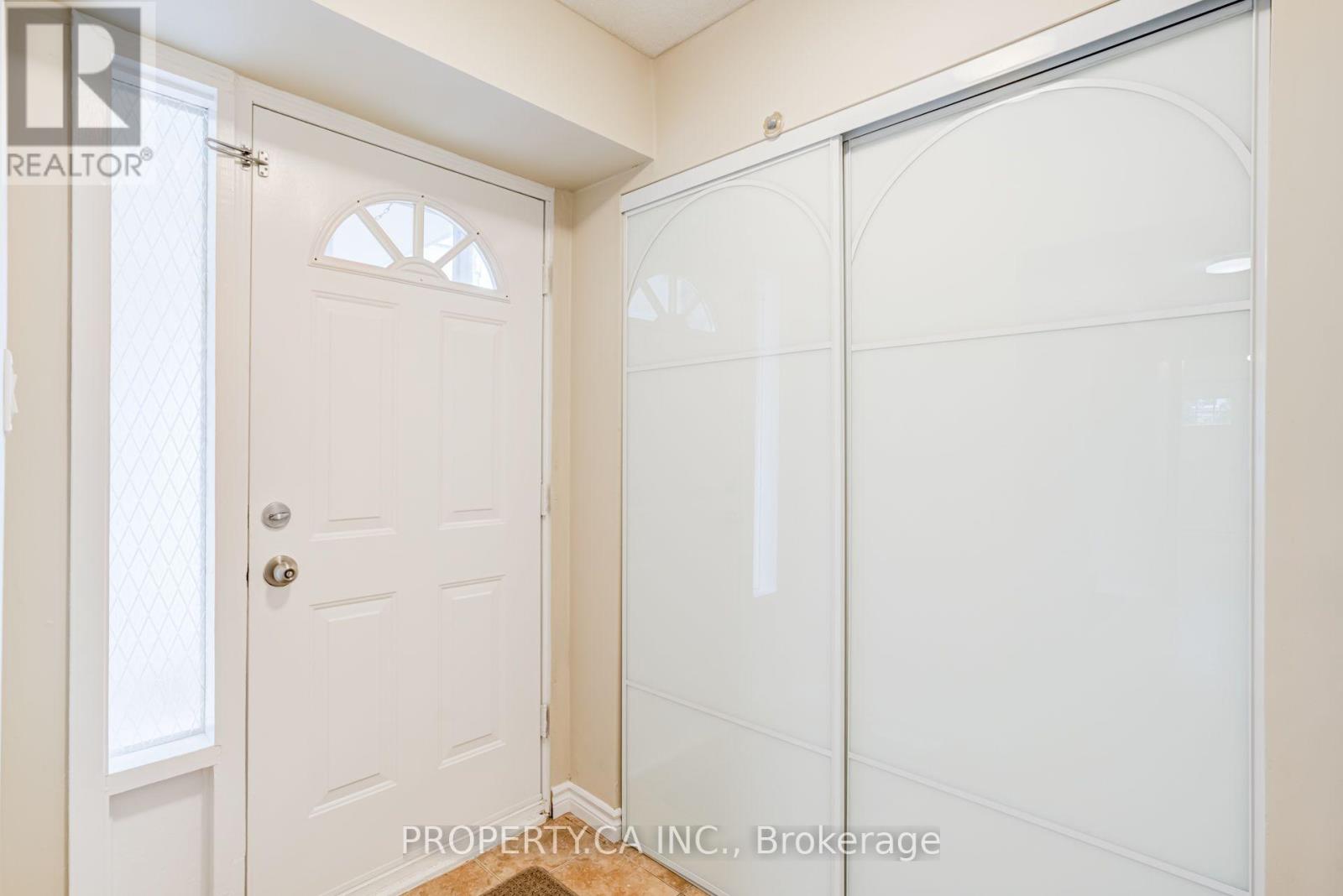 49 Whiteleas Avenue, Toronto, Ontario  M1B 1W8 - Photo 3 - E13738832