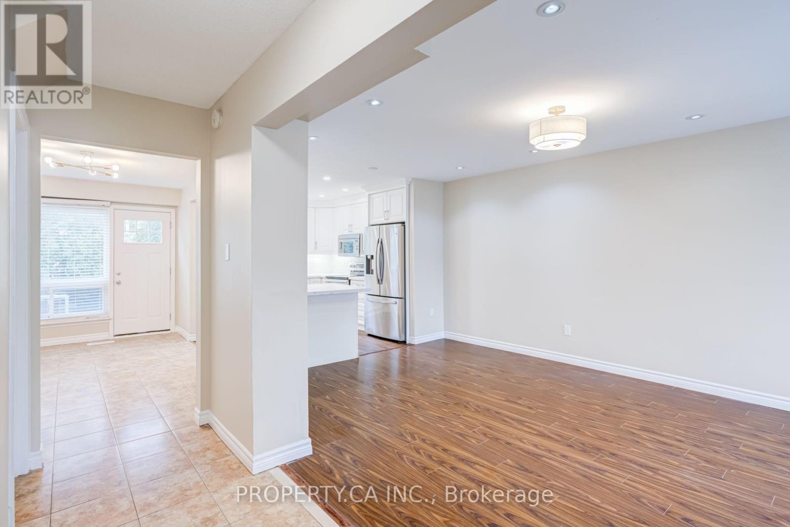 49 Whiteleas Avenue, Toronto, Ontario  M1B 1W8 - Photo 4 - E13738832