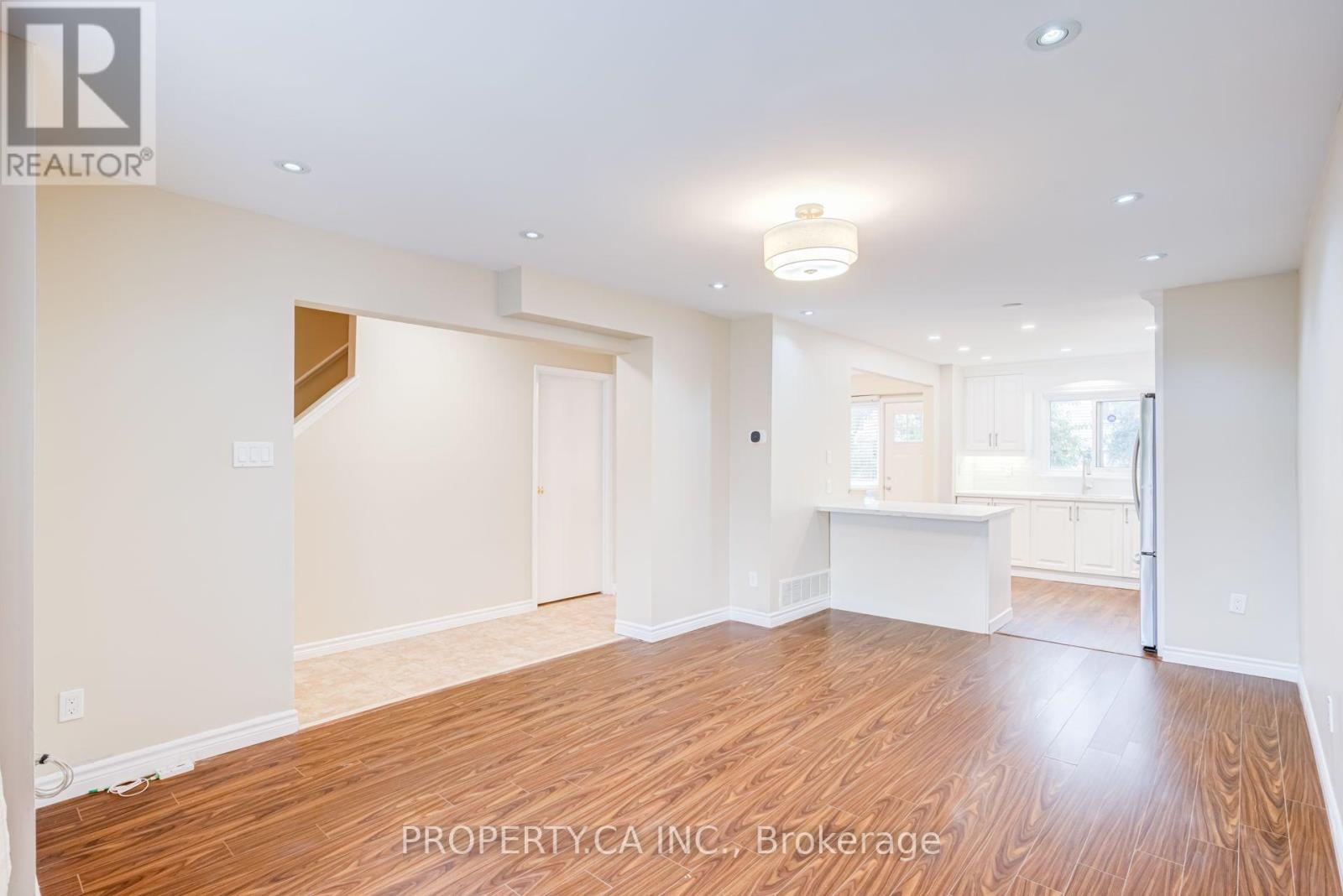 49 Whiteleas Avenue, Toronto, Ontario  M1B 1W8 - Photo 8 - E13738832