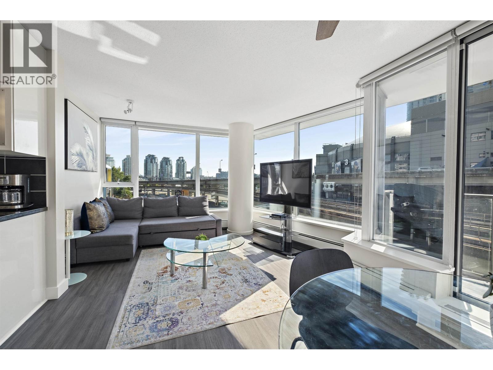 305 689 Abbott Street, Vancouver, British Columbia  V6B 0J2 - Photo 1 - R3161043