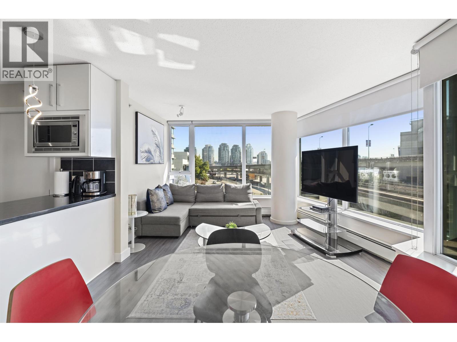 305 689 Abbott Street, Vancouver, British Columbia  V6B 0J2 - Photo 4 - R3161043