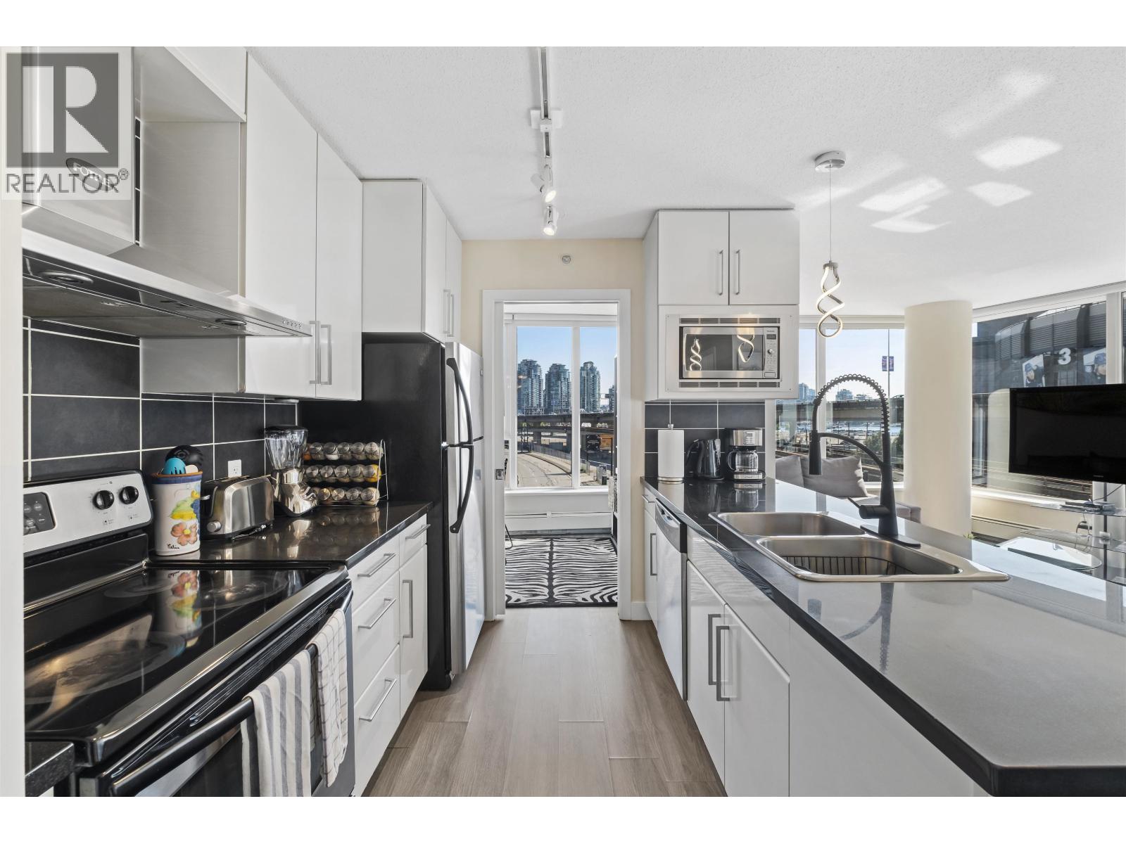 305 689 Abbott Street, Vancouver, British Columbia  V6B 0J2 - Photo 6 - R3161043