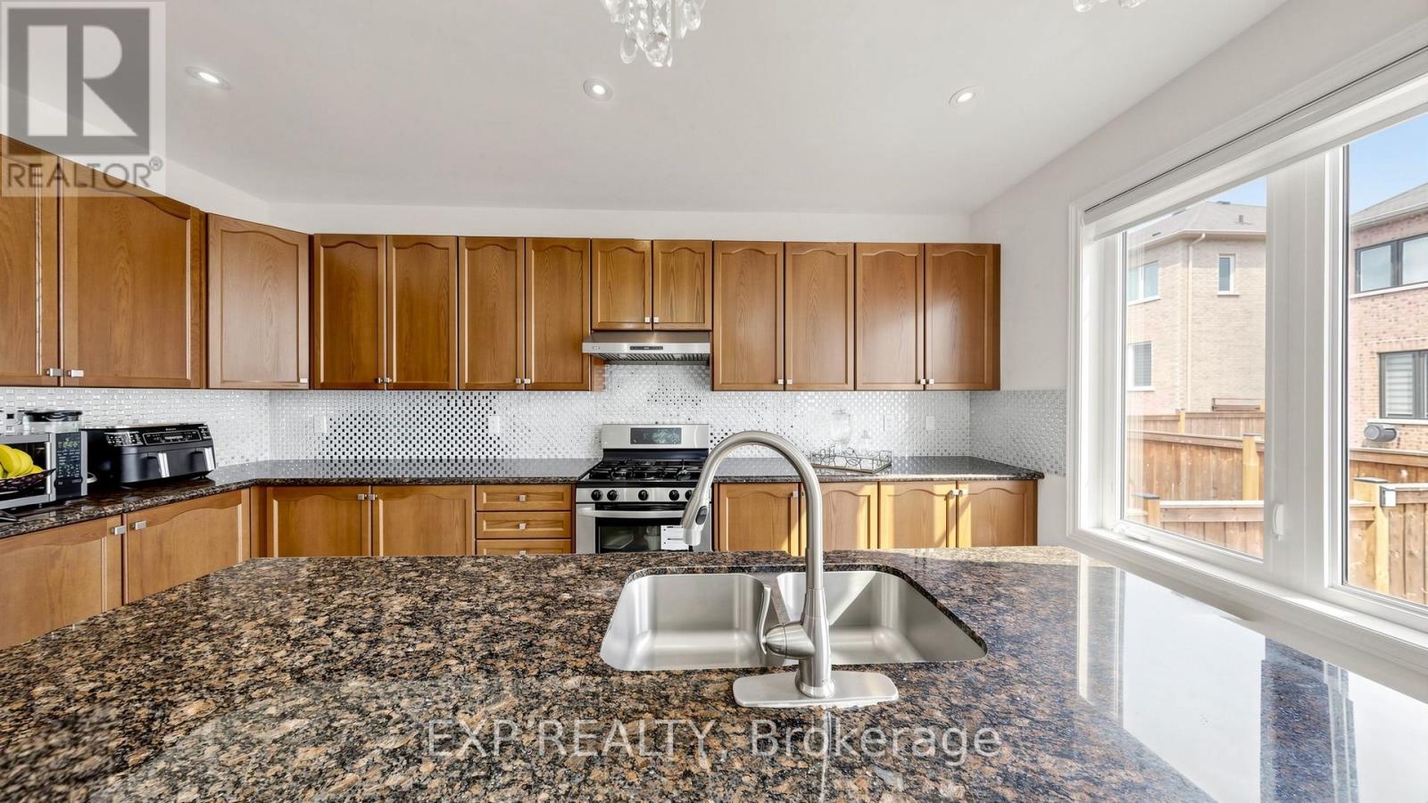 34 Buttonleaf Crescent, Whitchurch-Stouffville, Ontario  L4A 4P5 - Photo 16 - N13738830