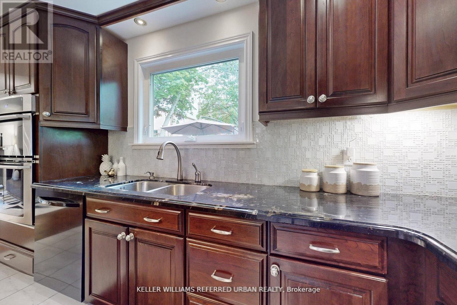 158 Walton Drive, Aurora, Ontario  L4G 3R8 - Photo 10 - N13738922