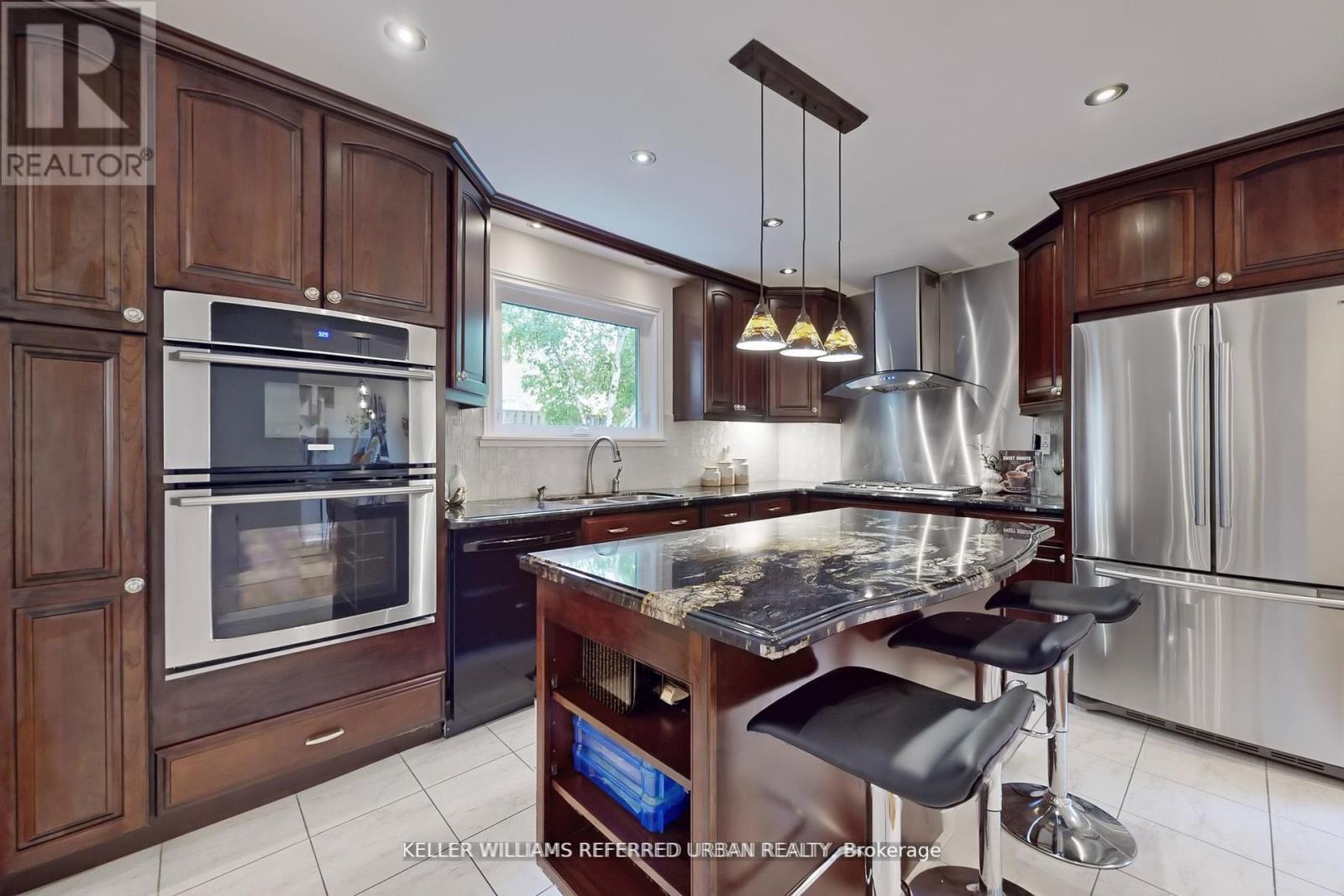 158 Walton Drive, Aurora, Ontario  L4G 3R8 - Photo 7 - N13738922